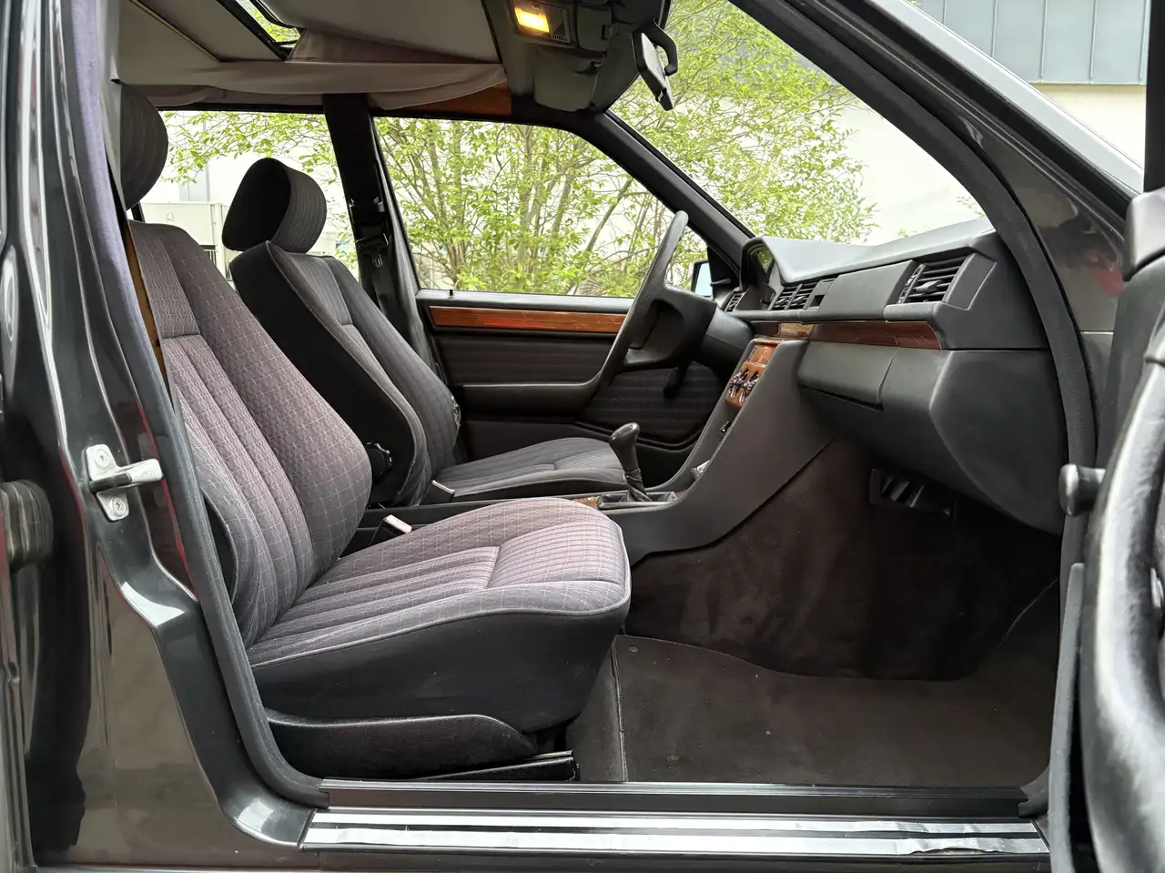 Mercedes-Benz E 200 D SSD AHK TÜV/H-Kennzeichen Neu, foto 6