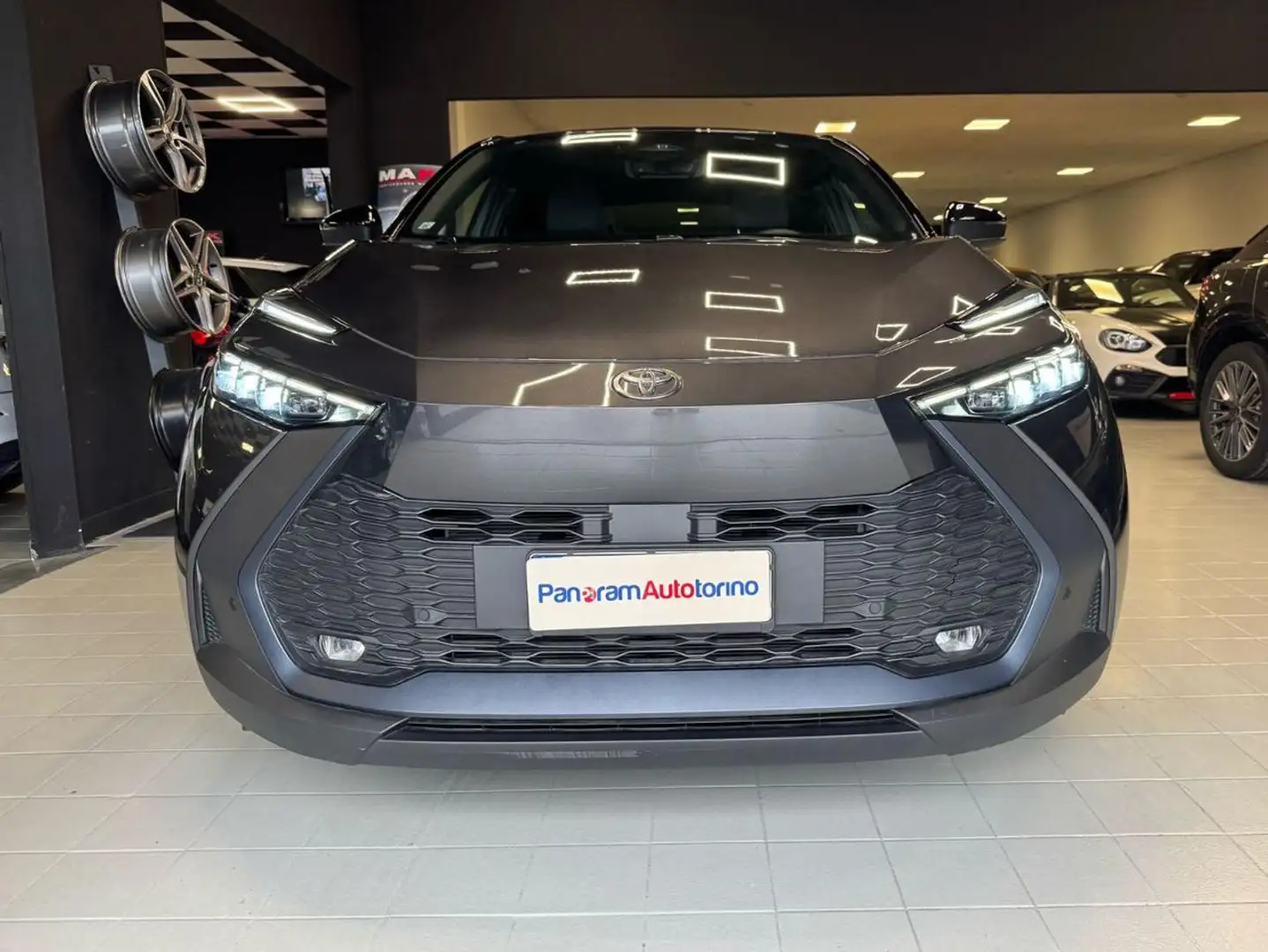 Toyota C-HR 1.8 HV Trend Pari al nuovo! Grigio - 2