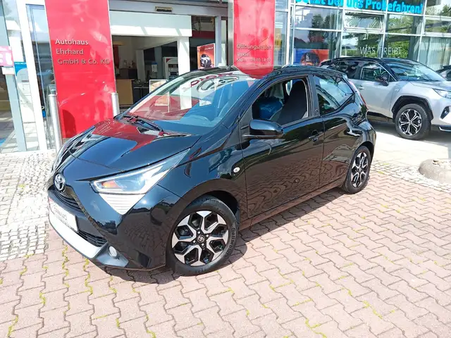 Toyota Aygo x-play Team D *8fach-Bereift*Smartphone