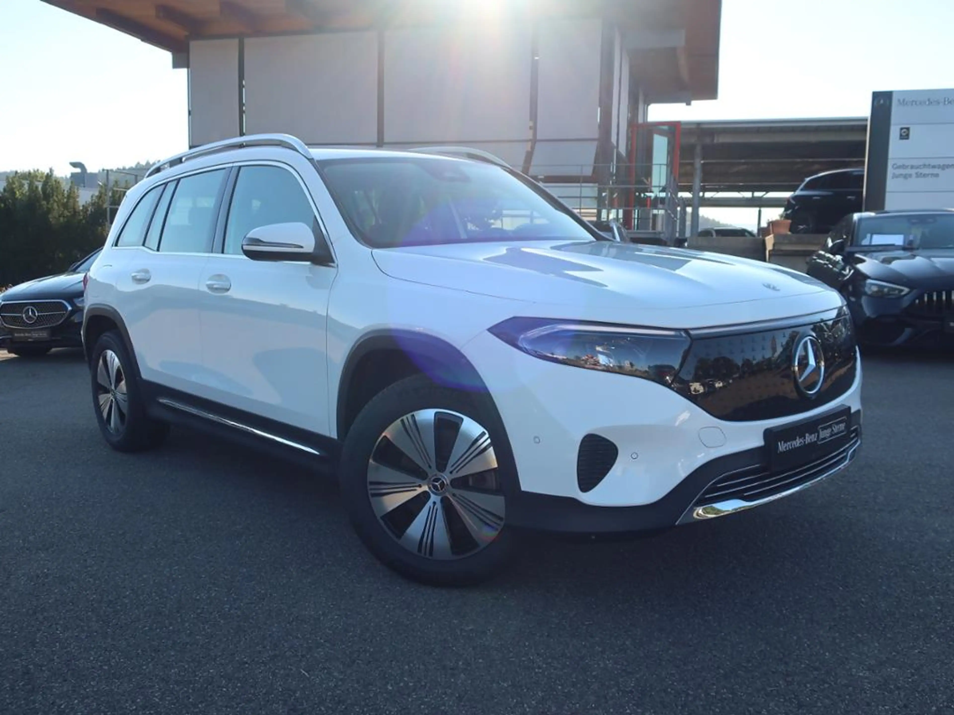 Mercedes-Benz EQB 250 + Progressive DISTRONIC WINTER LED — photo 2