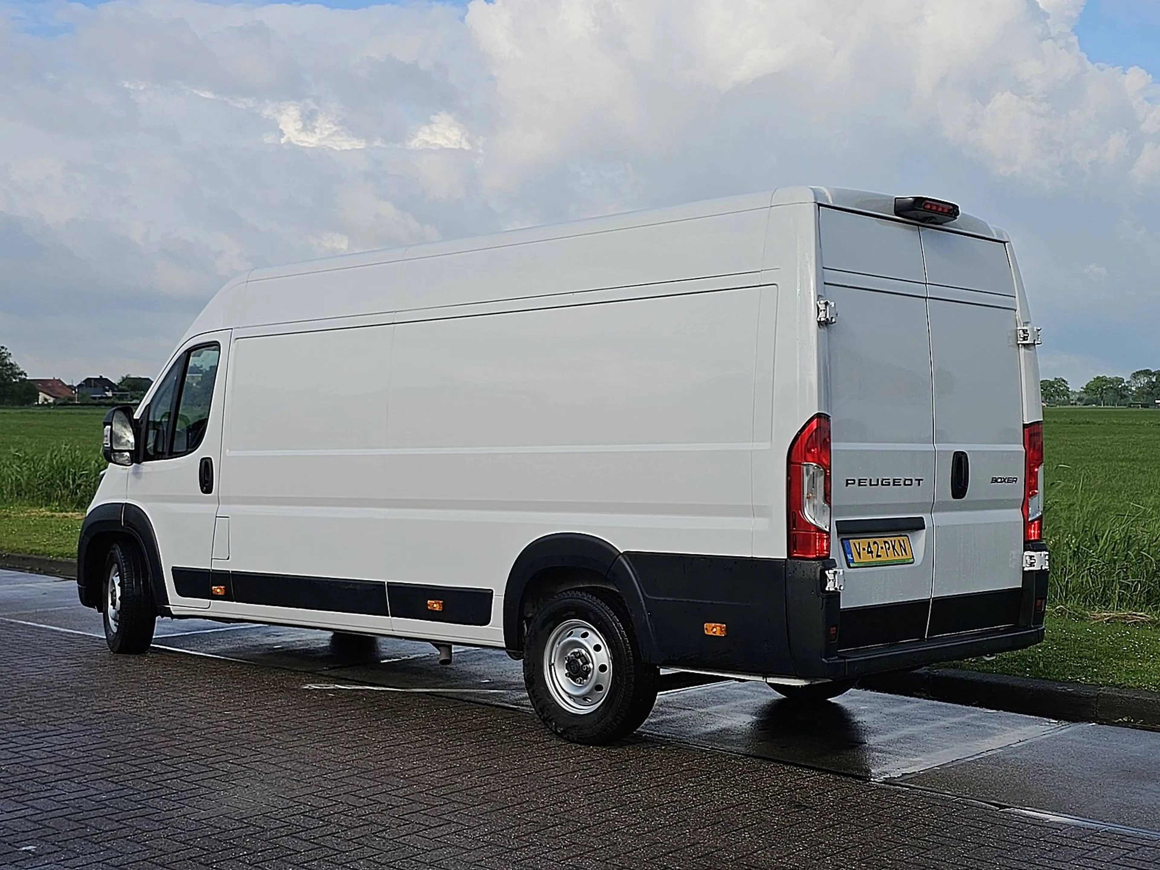 Peugeot Boxer 2.2 BlueHDi 180 S&S L4H2 3.5t Zwaar L4H2 Maxi Navi — photo 5