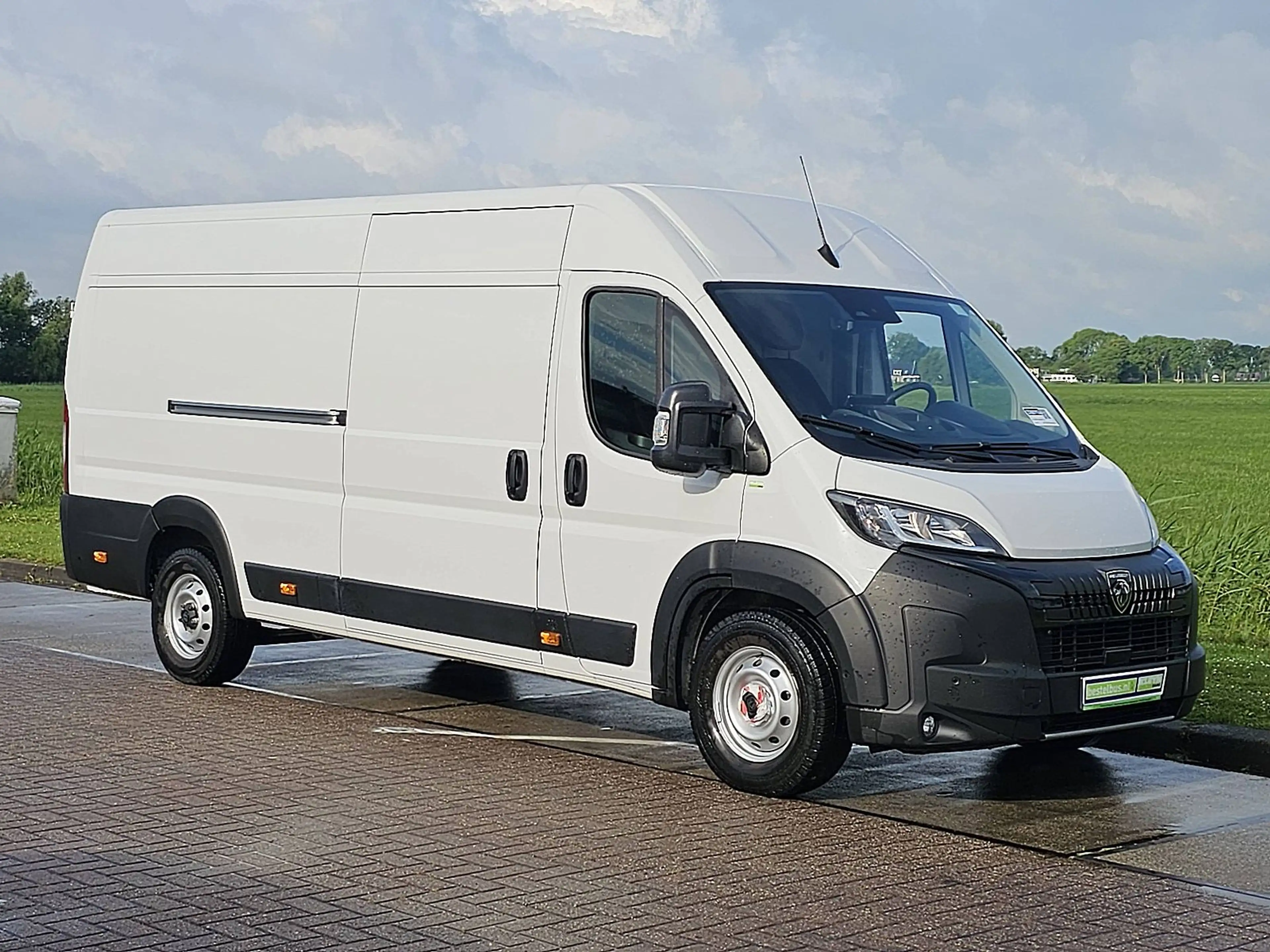 Peugeot Boxer 2.2 BlueHDi 180 S&S L4H2 3.5t Zwaar L4H2 Maxi Navi — photo 4