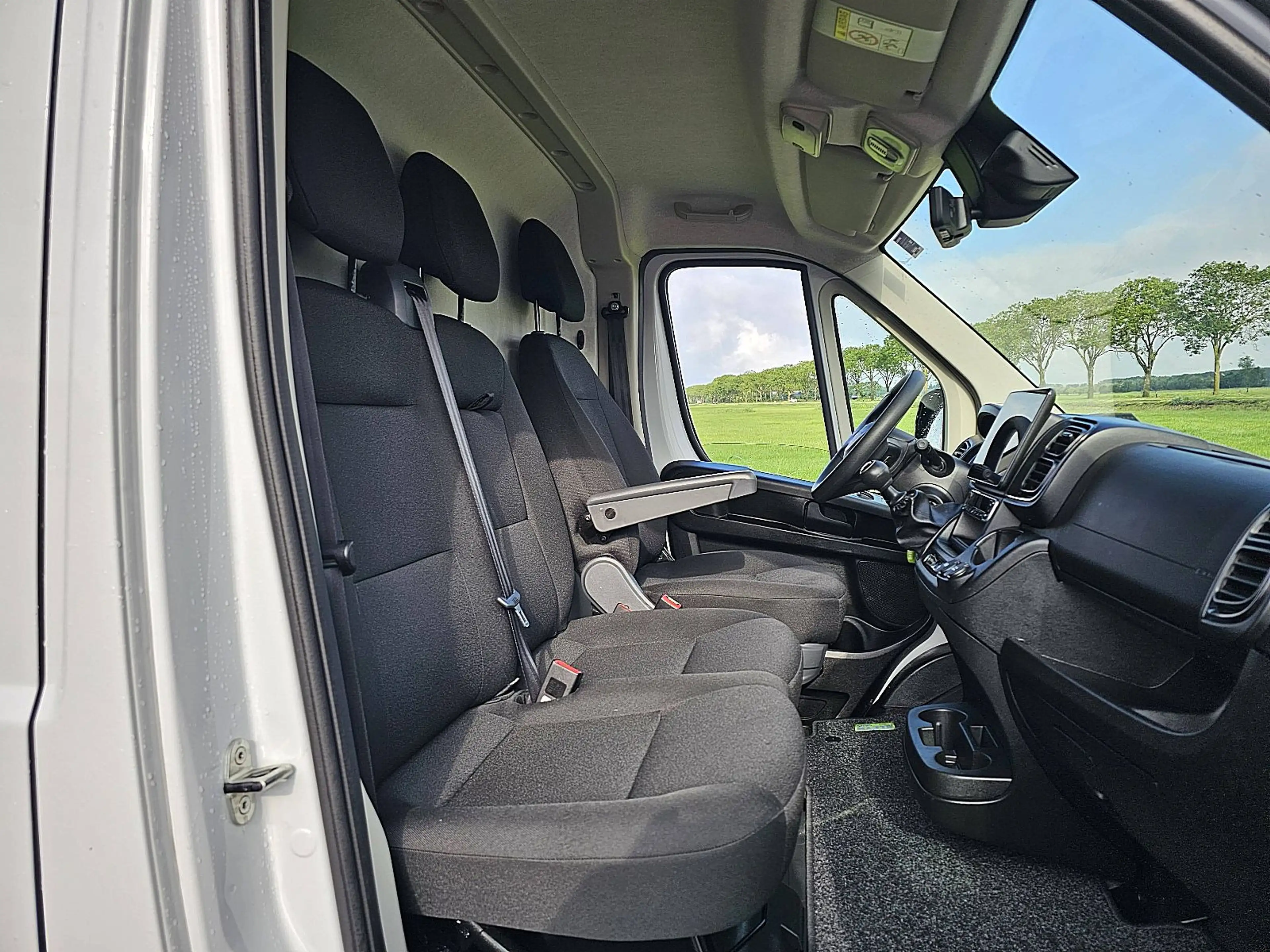 Peugeot Boxer 2.2 BlueHDi 180 S&S L4H2 3.5t Zwaar L4H2 Maxi Navi — photo 10