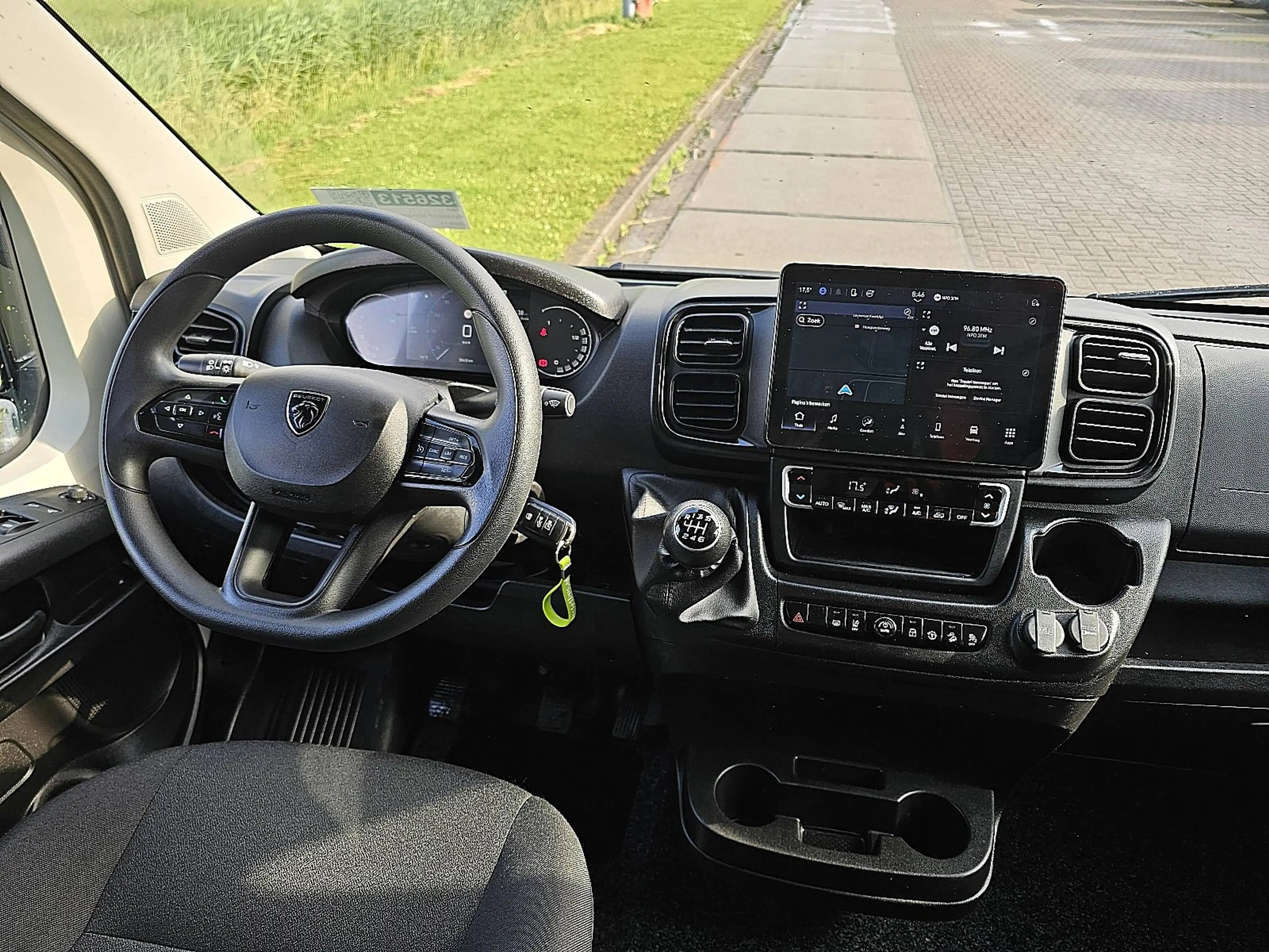 Peugeot Boxer 2.2 BlueHDi 180 S&S L4H2 3.5t Zwaar L4H2 Maxi Navi — photo 9