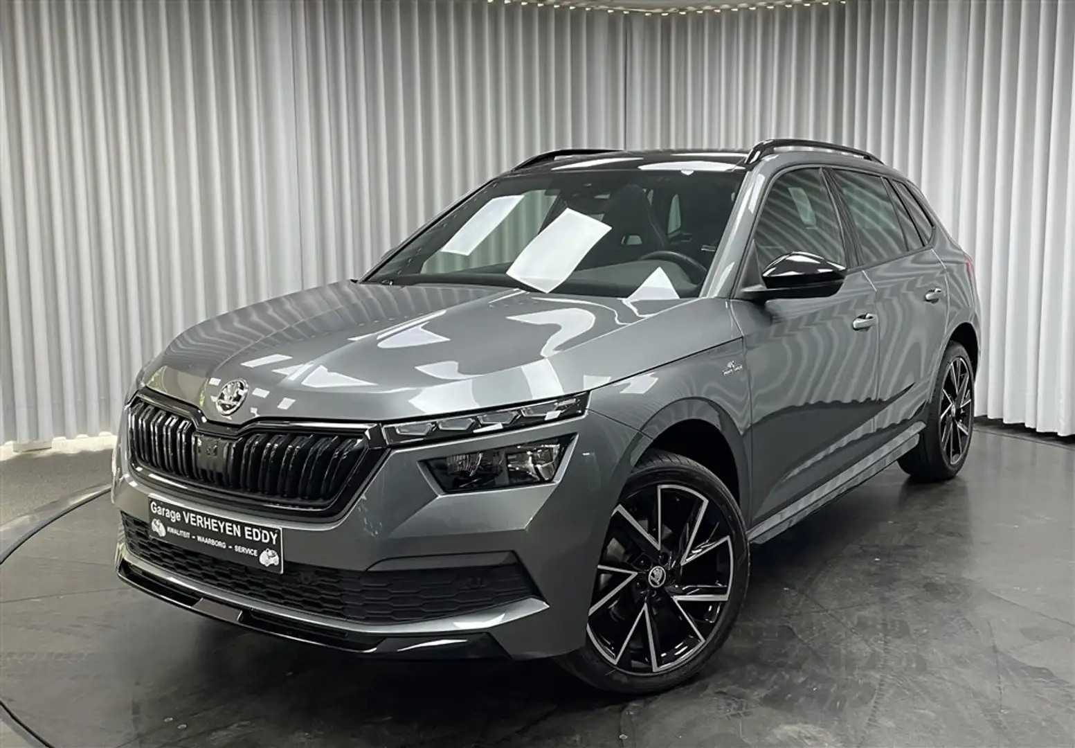 Skoda Kamiq 1.5 TSI / DSG / App / Clima / Pdc+Cam / Pano / DAB Grijs - 1