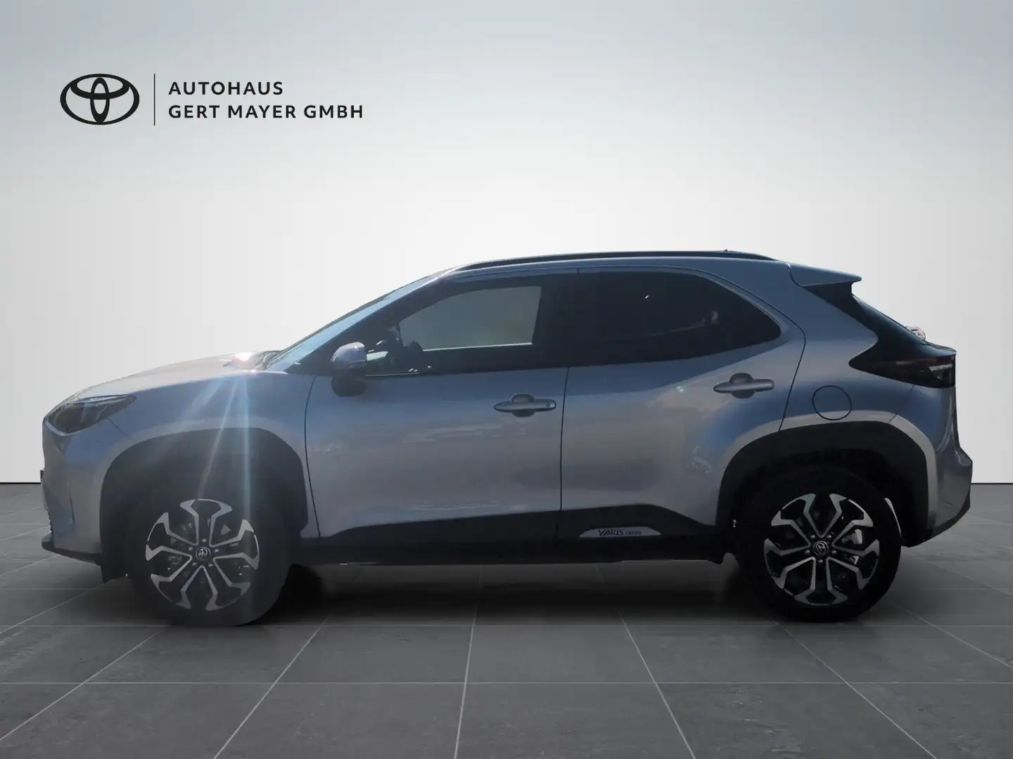 Toyota Yaris Cross Hybrid AWD-i Active Drive Silber - 2