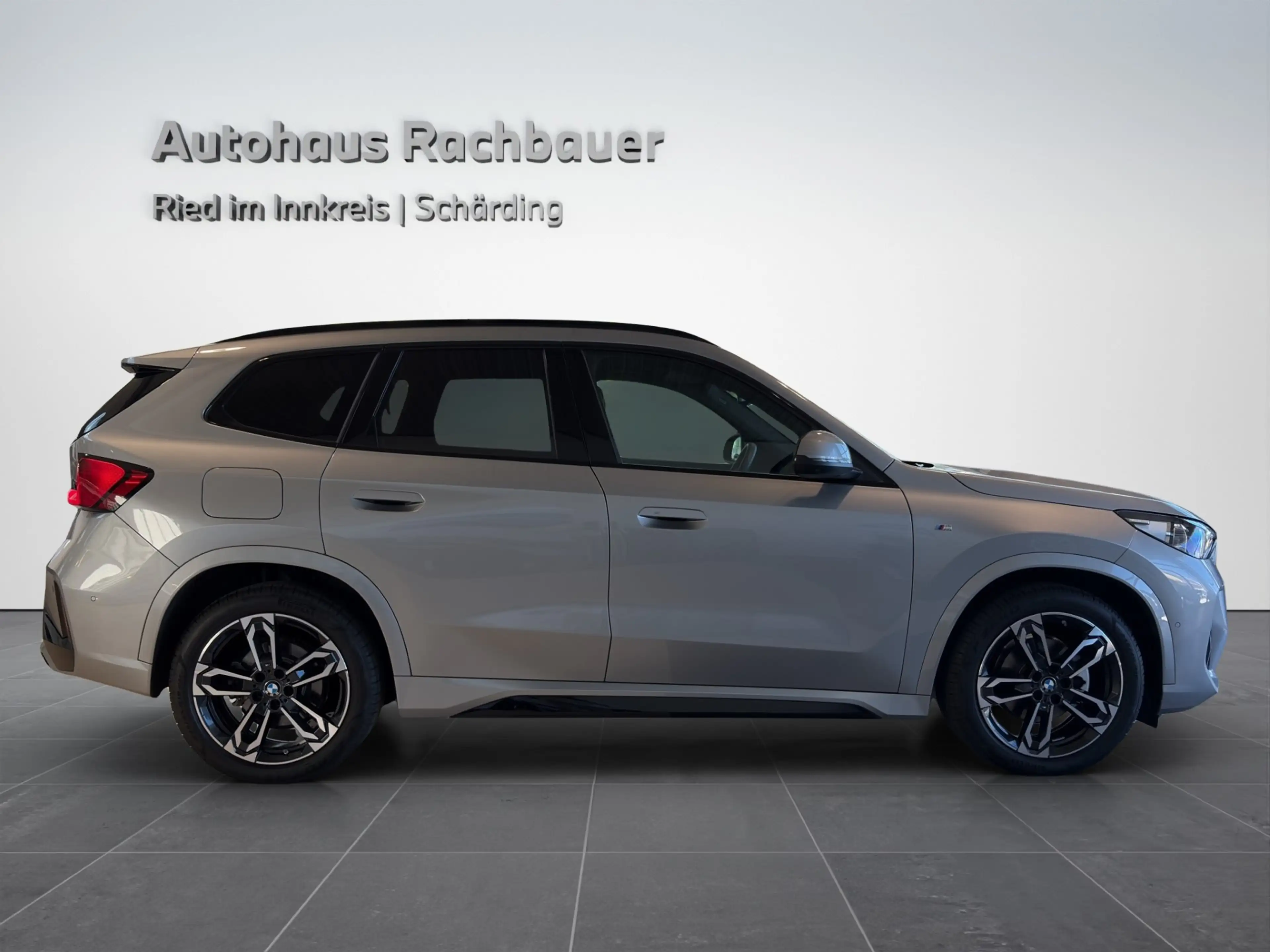 BMW X1 xDrive20d — photo 8