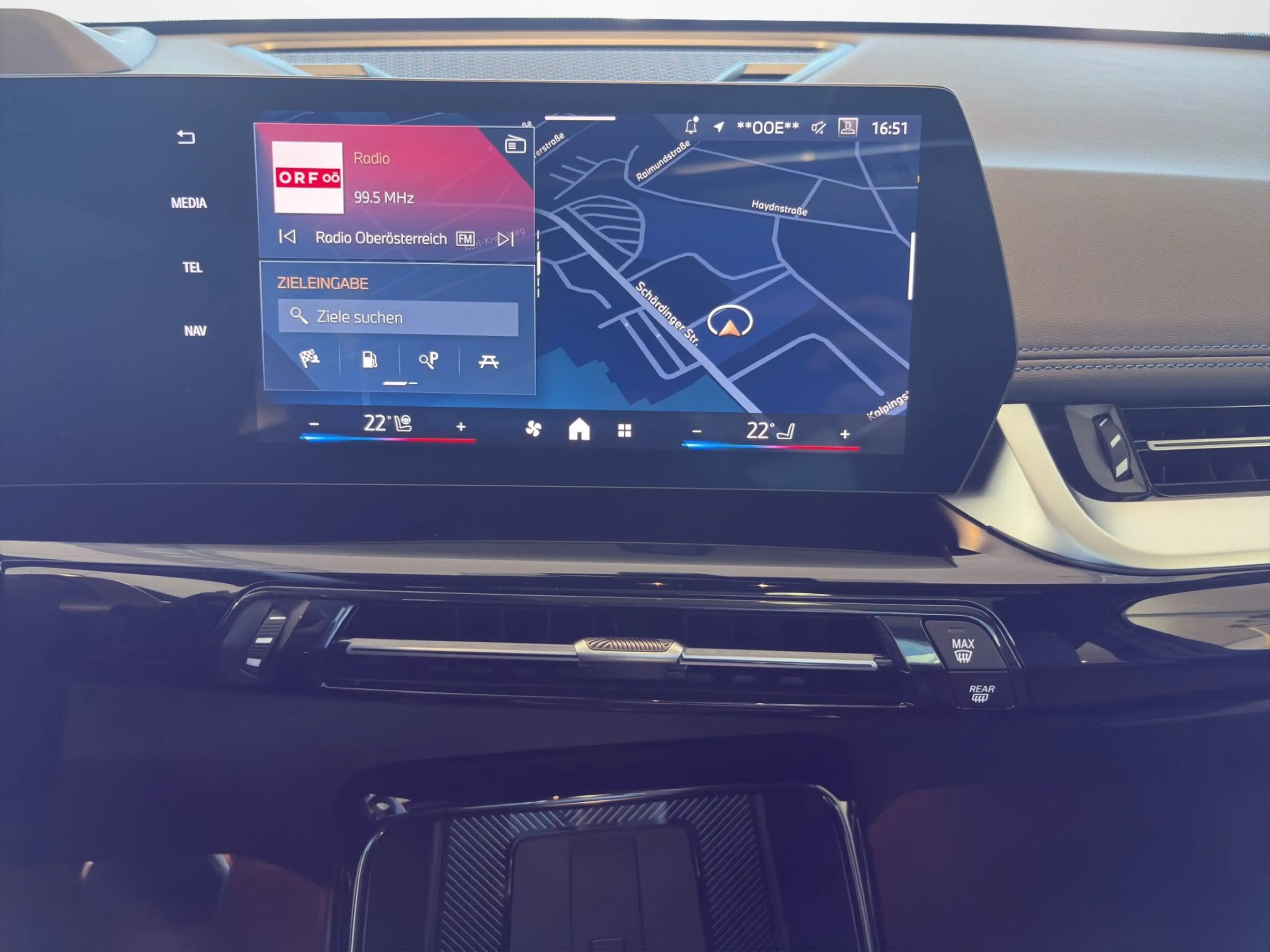 BMW X1 xDrive20d — photo 14