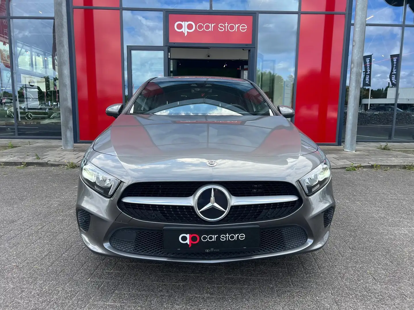 Mercedes-Benz A 250 e Grijs - 2