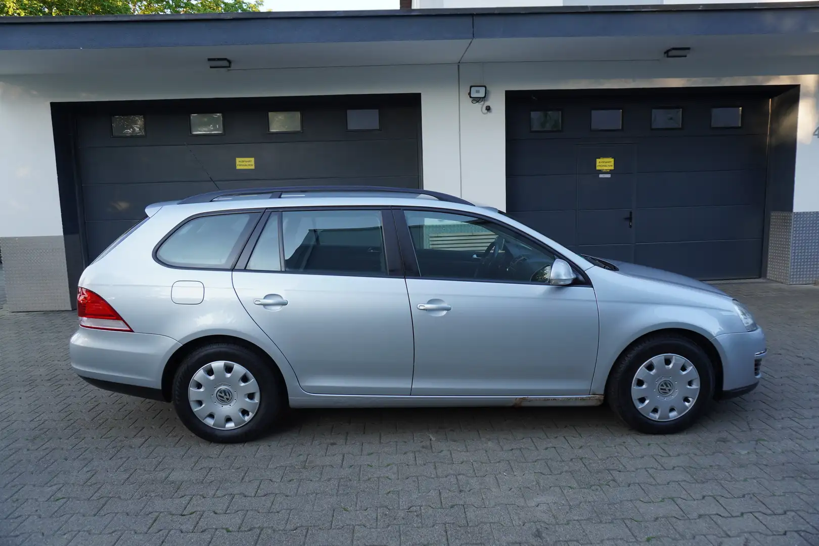 Volkswagen Golf Variant 1.9 TDI Trendline DSG KLIMA+TEMPOMAT+PDC+SitzHzg Grau - 2