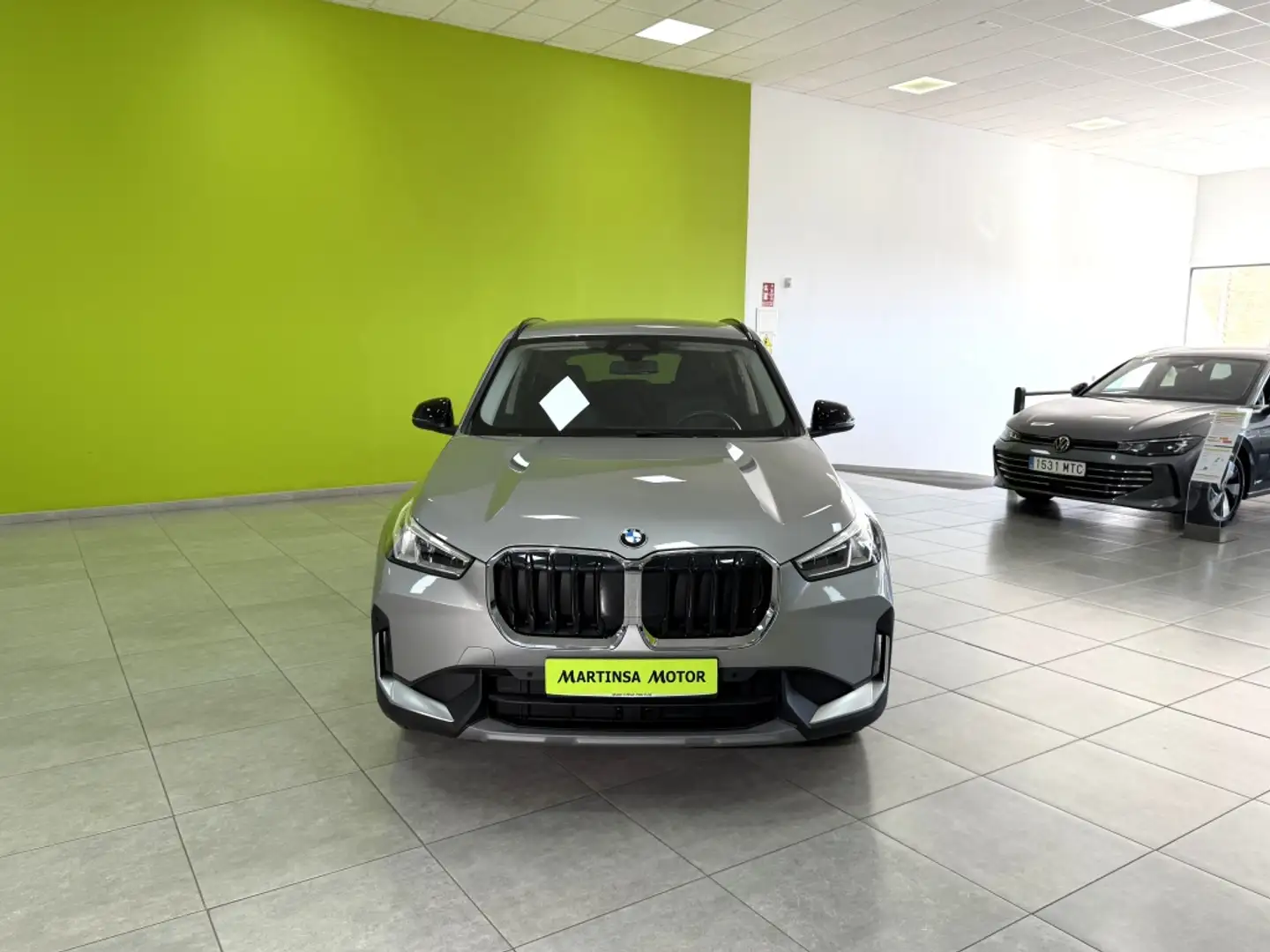 BMW X1 sDrive 20iA Gris - 2