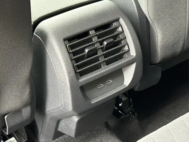 Volkswagen Caddy Life view 15