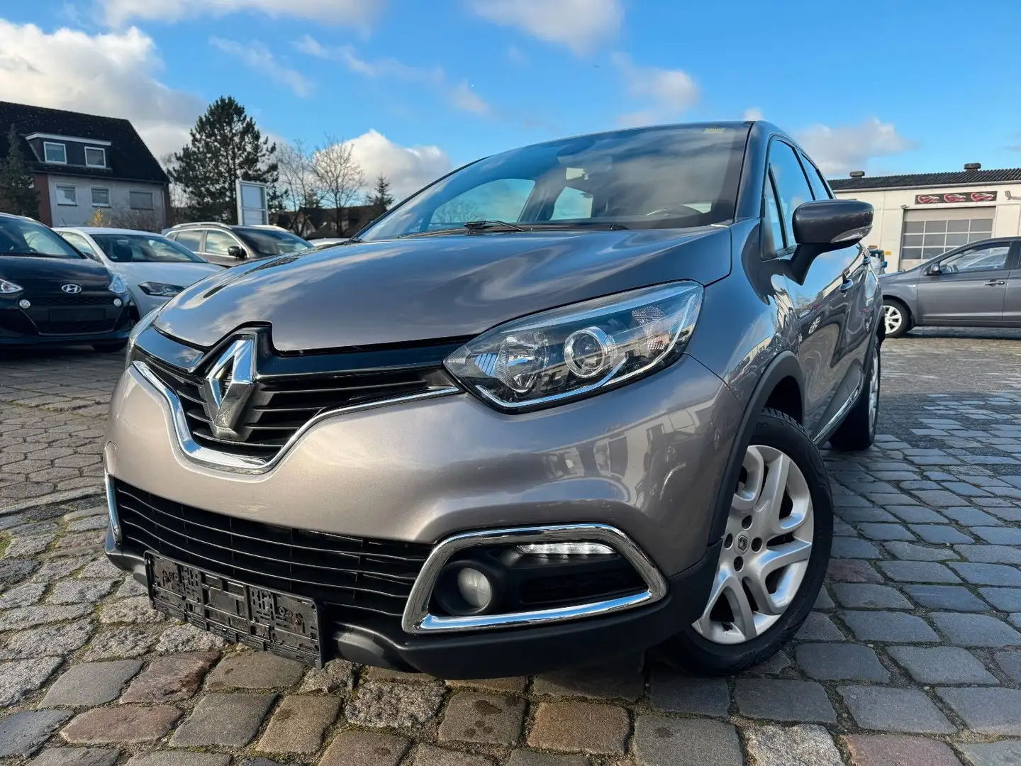 Renault Captur 1.5 Diesel Luxe *Navi *Kamera *2. Hand Grau - 1