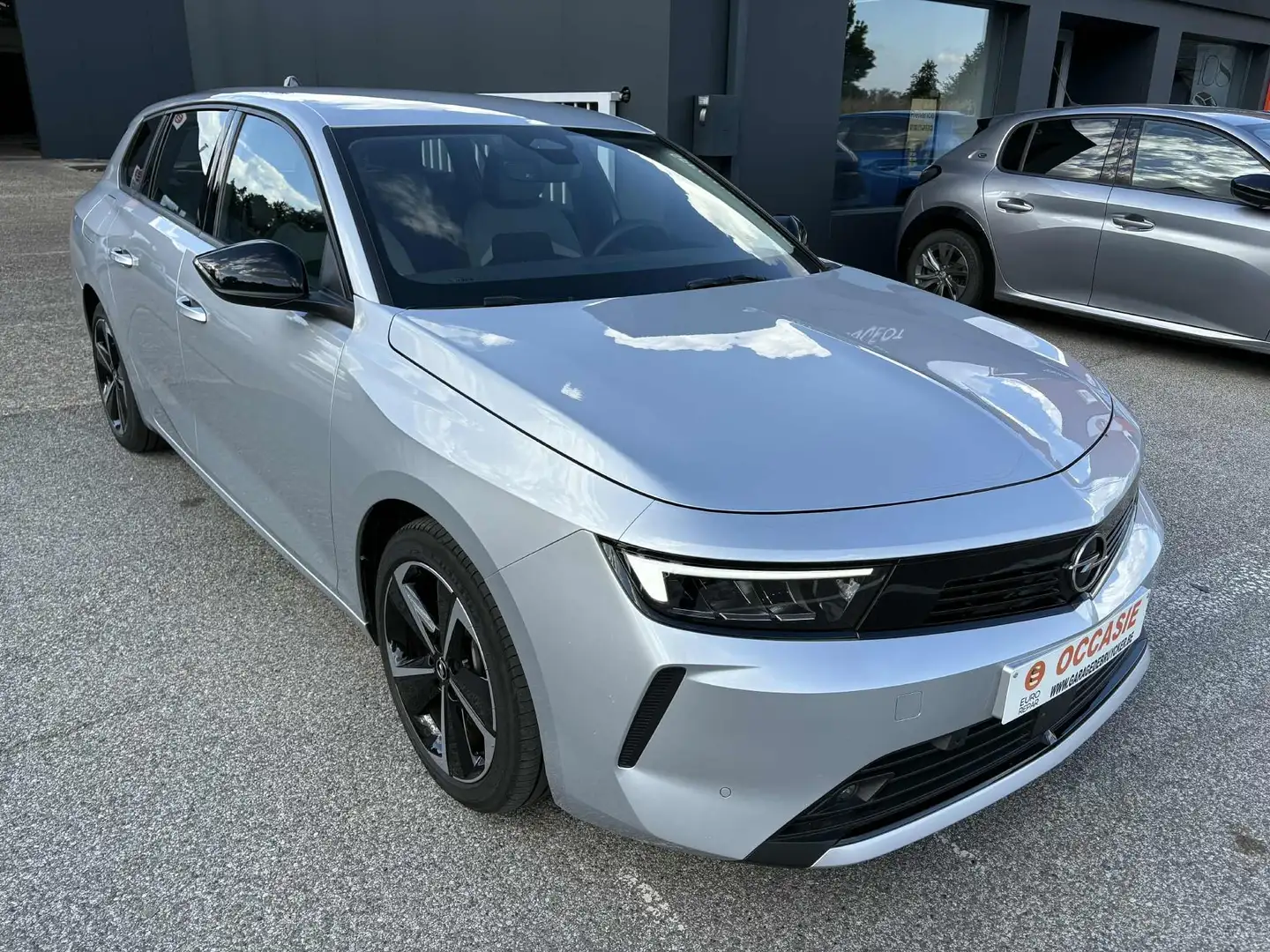 Opel Astra Astra Sports Tourer Plug-In-Hybrid Business - 1