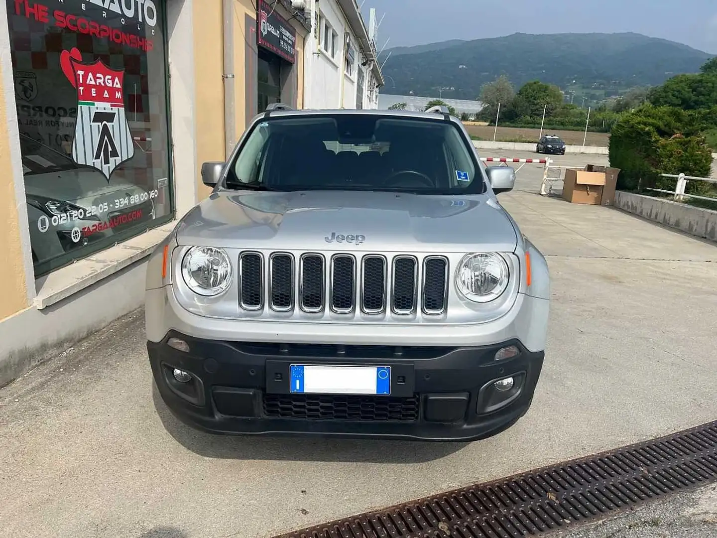 Jeep Renegade 1.4 MultiAir Limited Zilver - 2