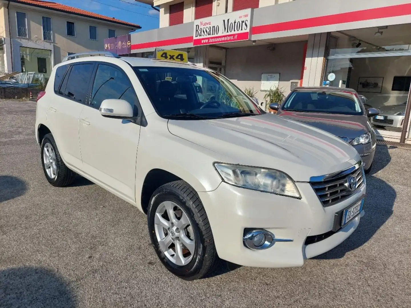 Toyota RAV 4 RAV4 Crossover 2.2 D-4D 150 CV DPF Exclusive Bianco - 1