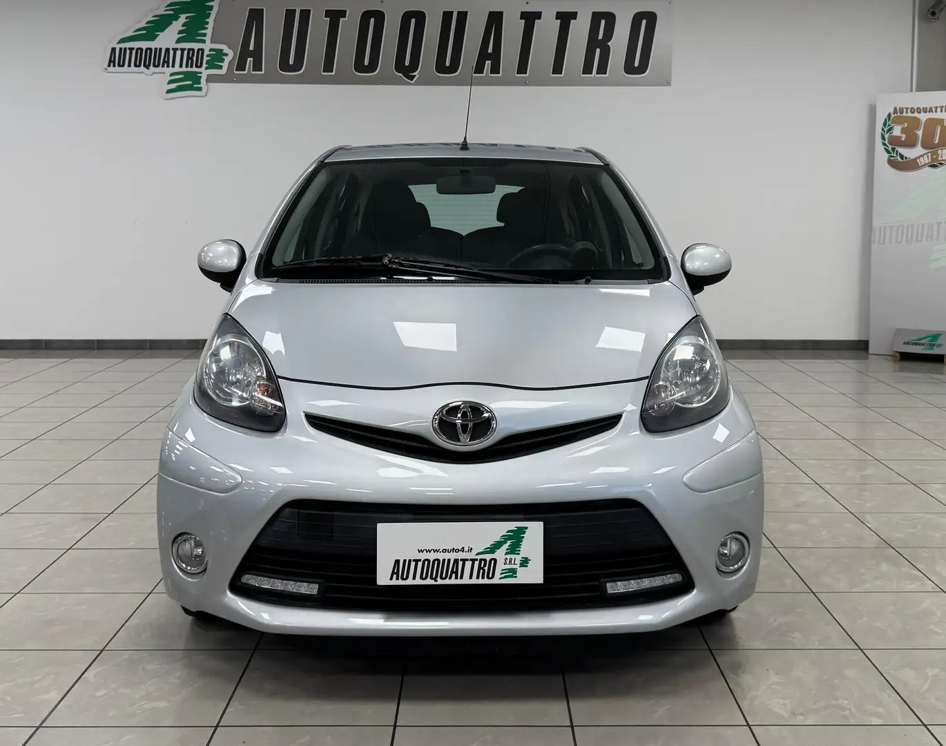 Toyota Aygo Aygo 5p 1.0 Lounge connect Argent - 1