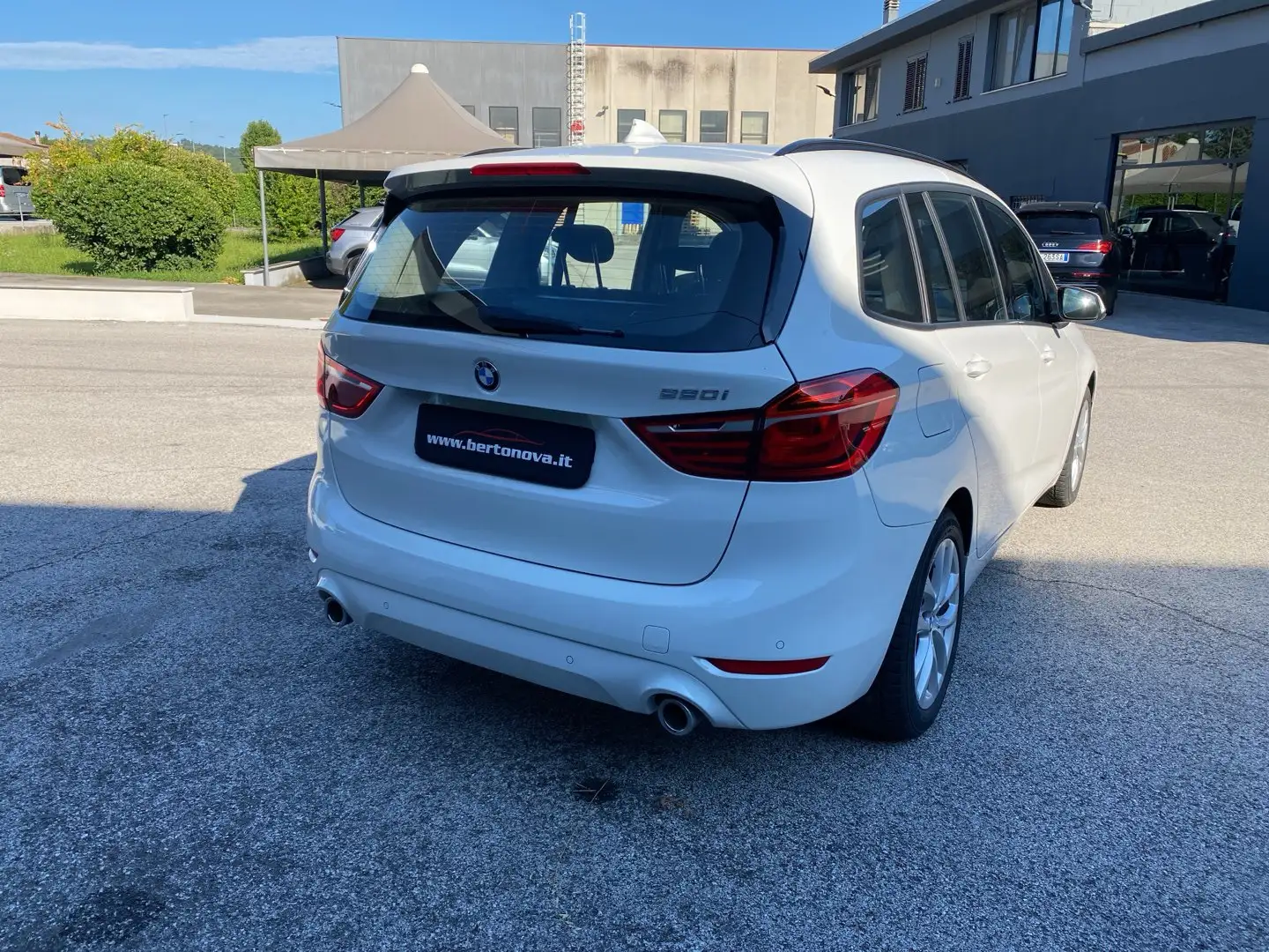 BMW 220 220i Gran Tourer Advantage aut. Bianco - 1