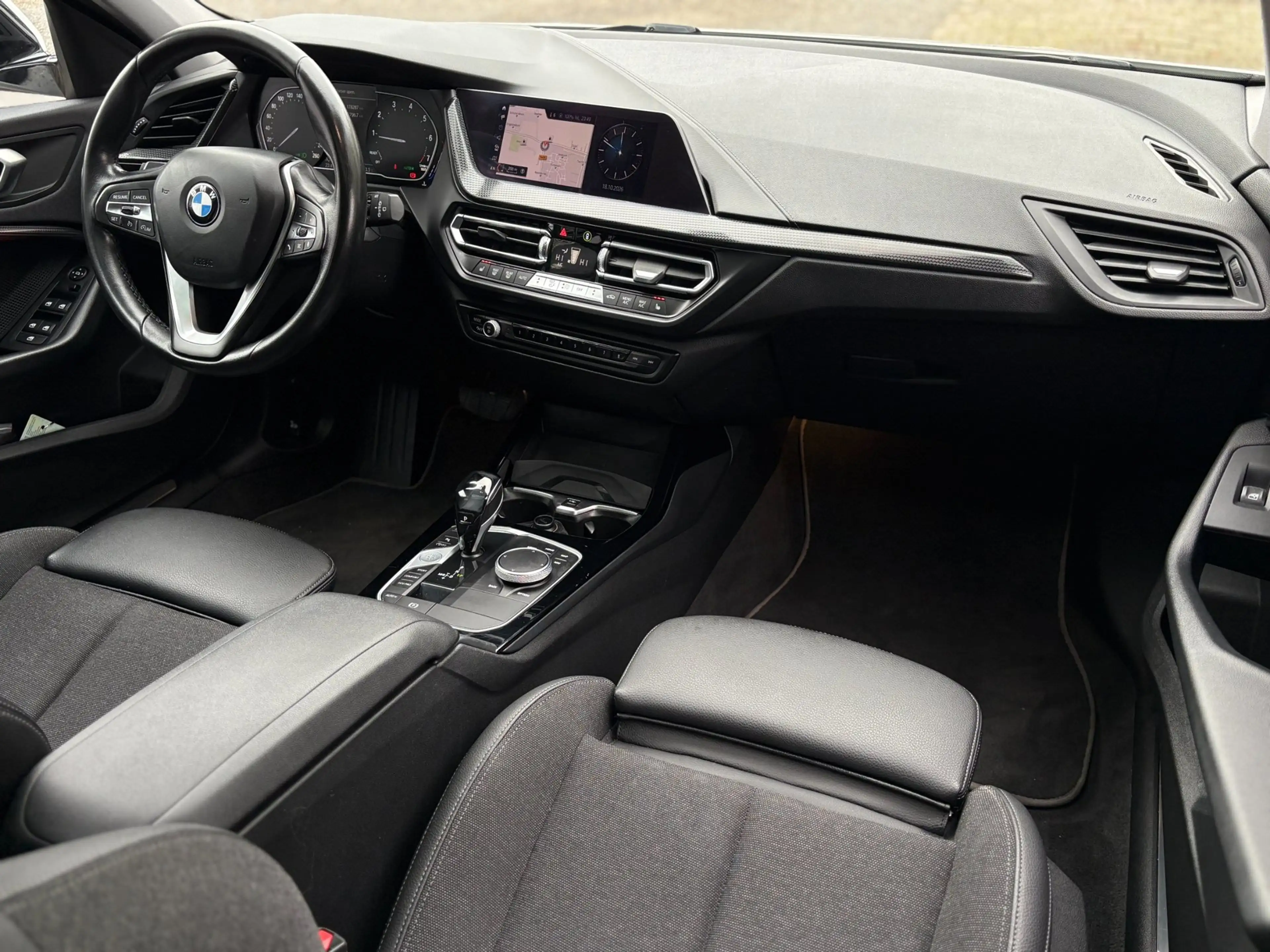 BMW 118 1-serie 118i High Executive PANO-DAK NIEUW MODEL! — photo 13