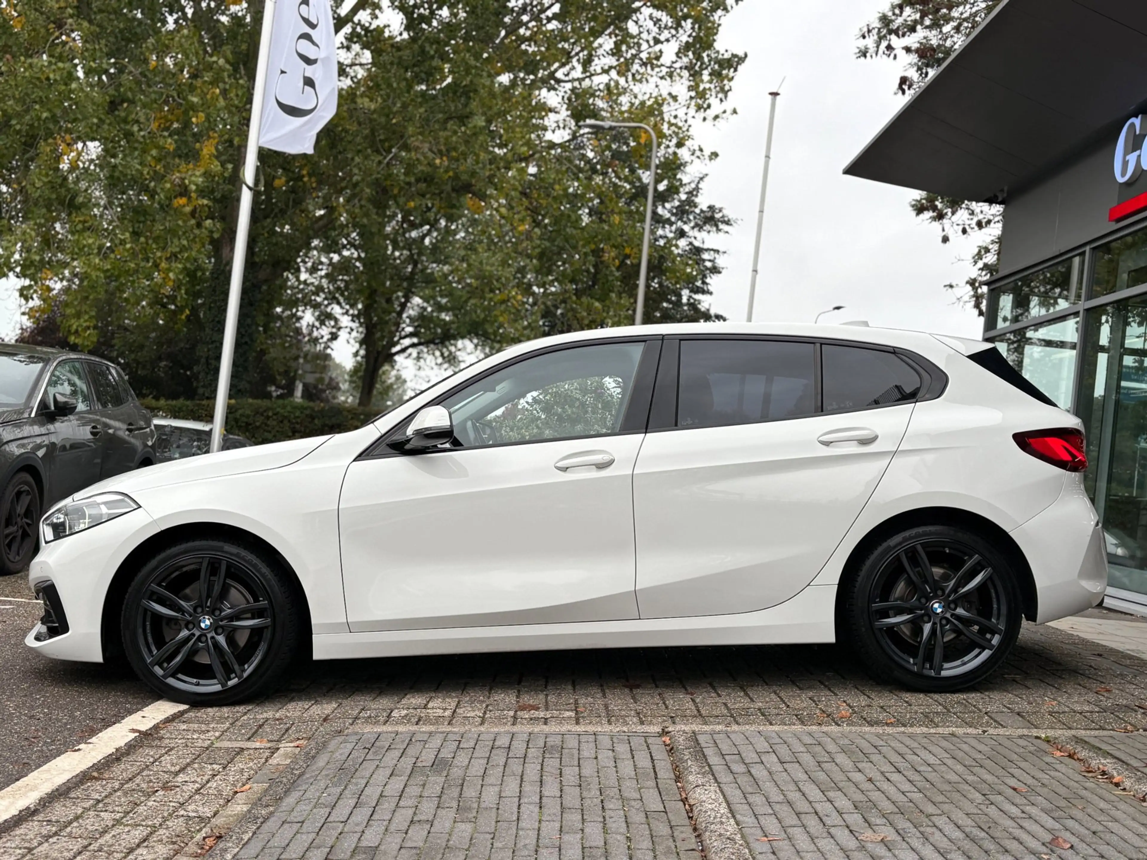 BMW 118 1-serie 118i High Executive PANO-DAK NIEUW MODEL! — photo 6