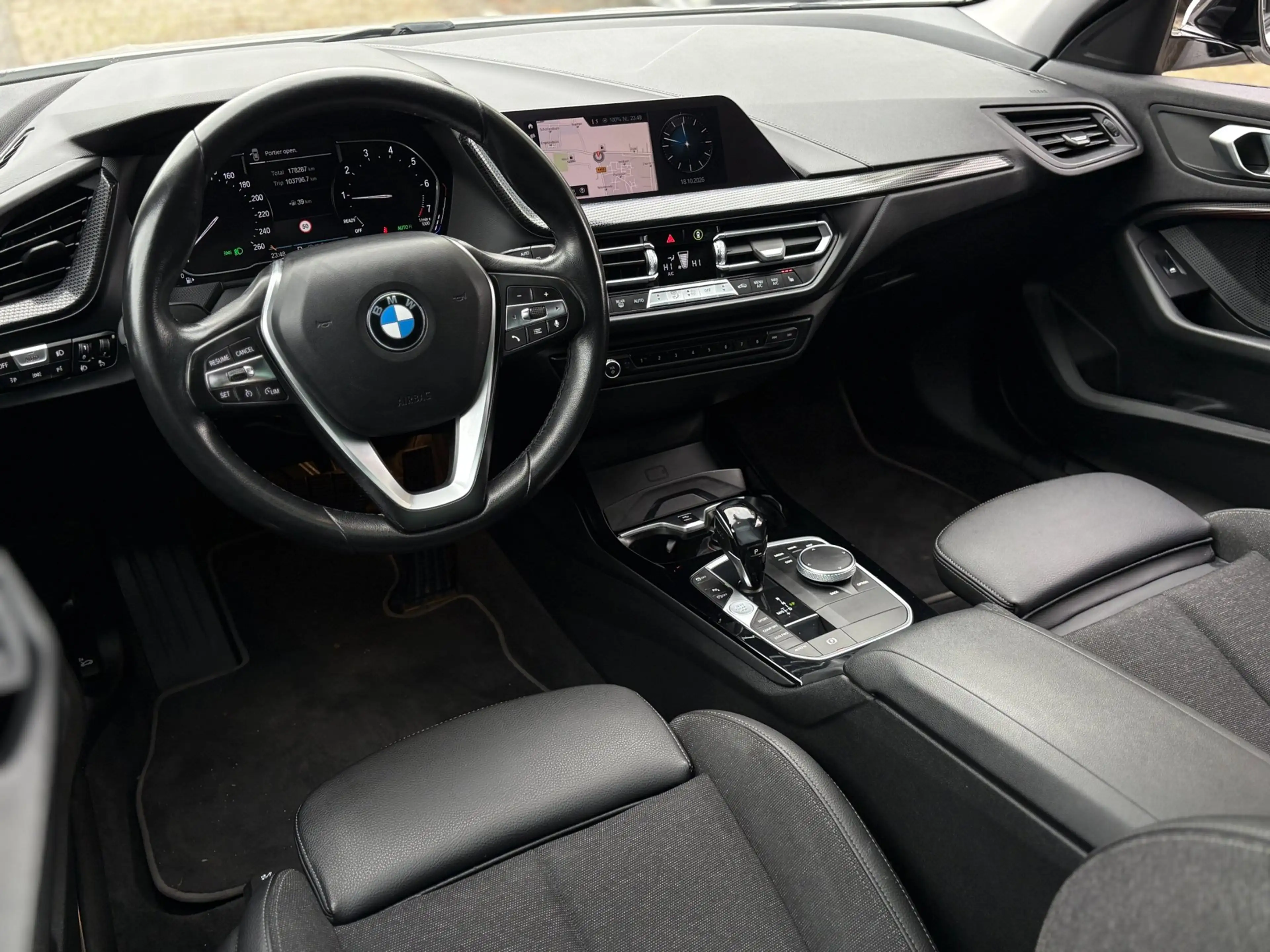 BMW 118 1-serie 118i High Executive PANO-DAK NIEUW MODEL! — photo 11