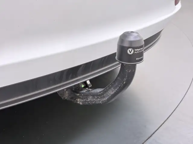 Tesla Model 3 view 26