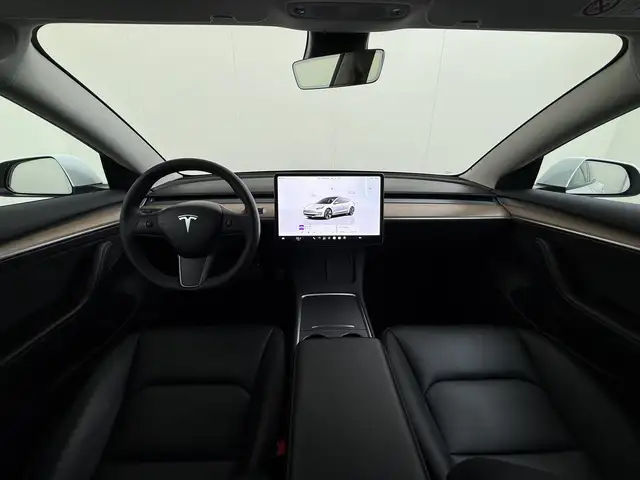 Tesla Model 3 view 3