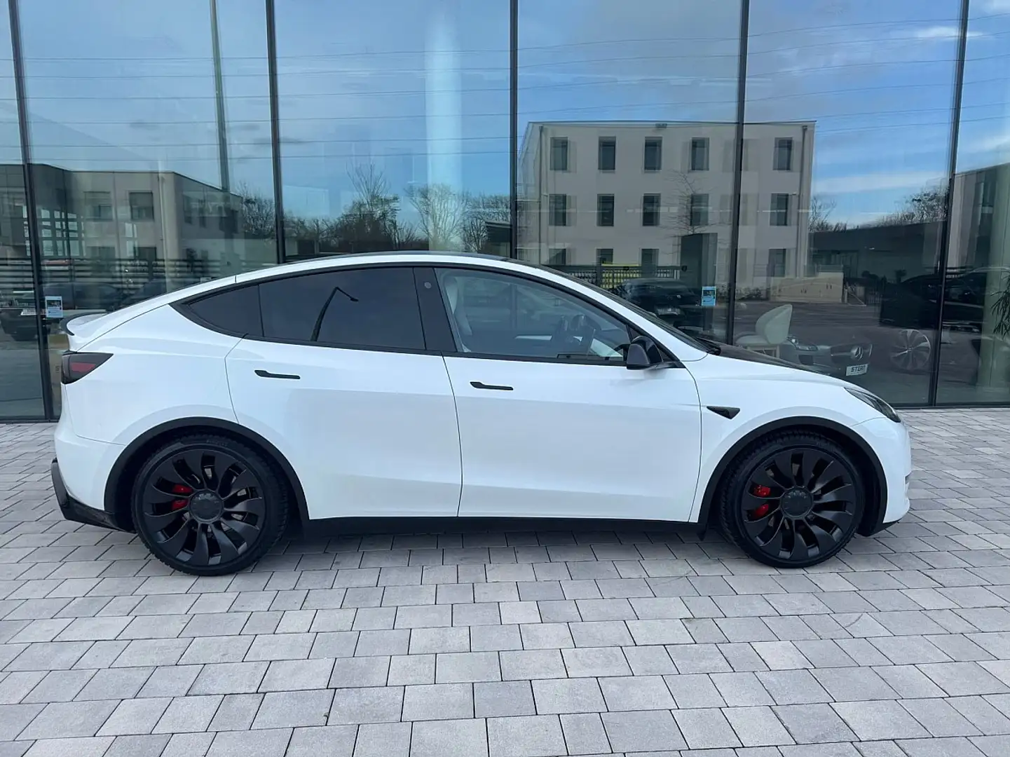 Tesla Model Y Performance AWD *CARBON*RÜCKLEUCHTE* Weiß - 2