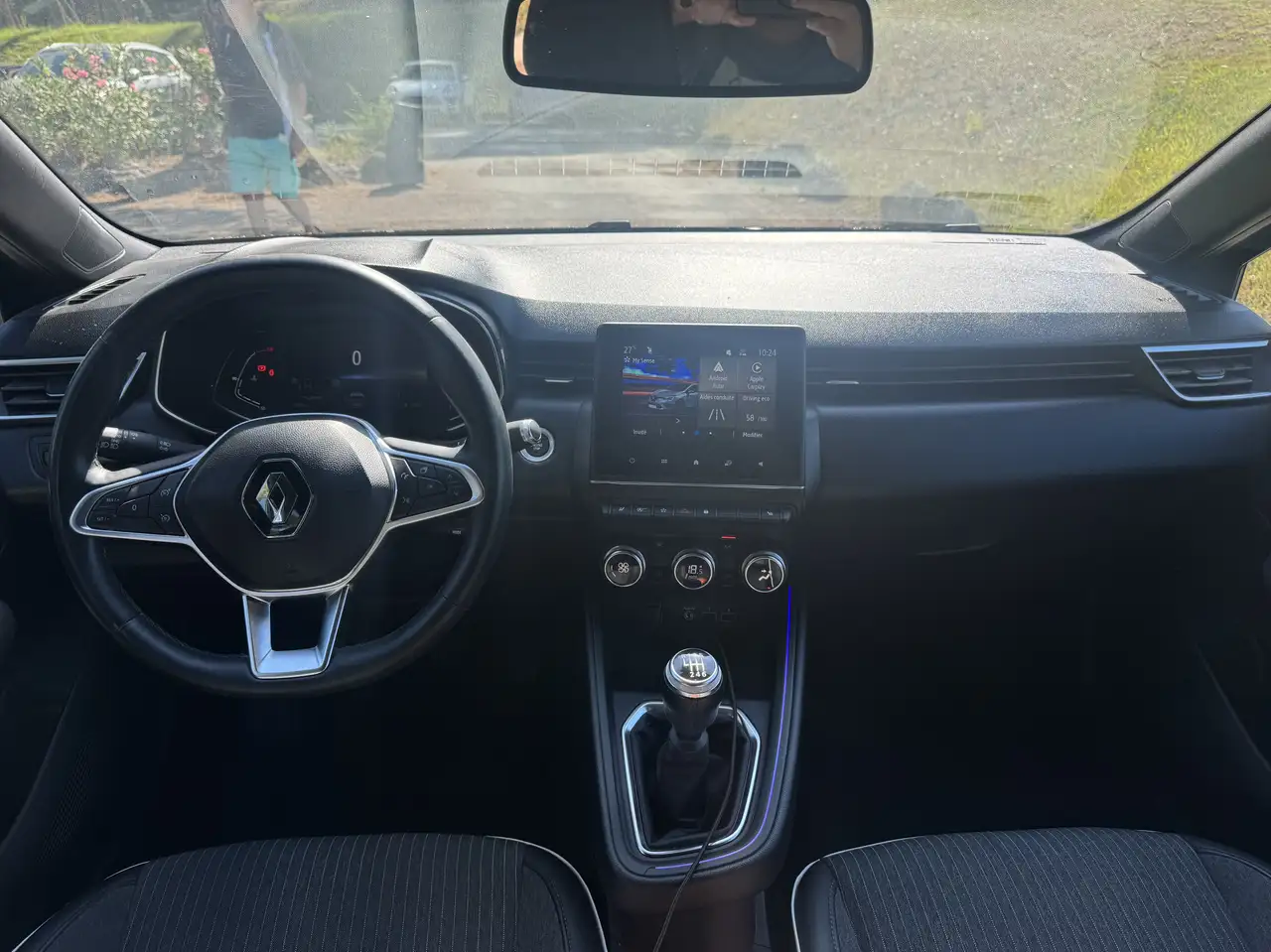 Renault Clio Citadine 3 portes — photo 2