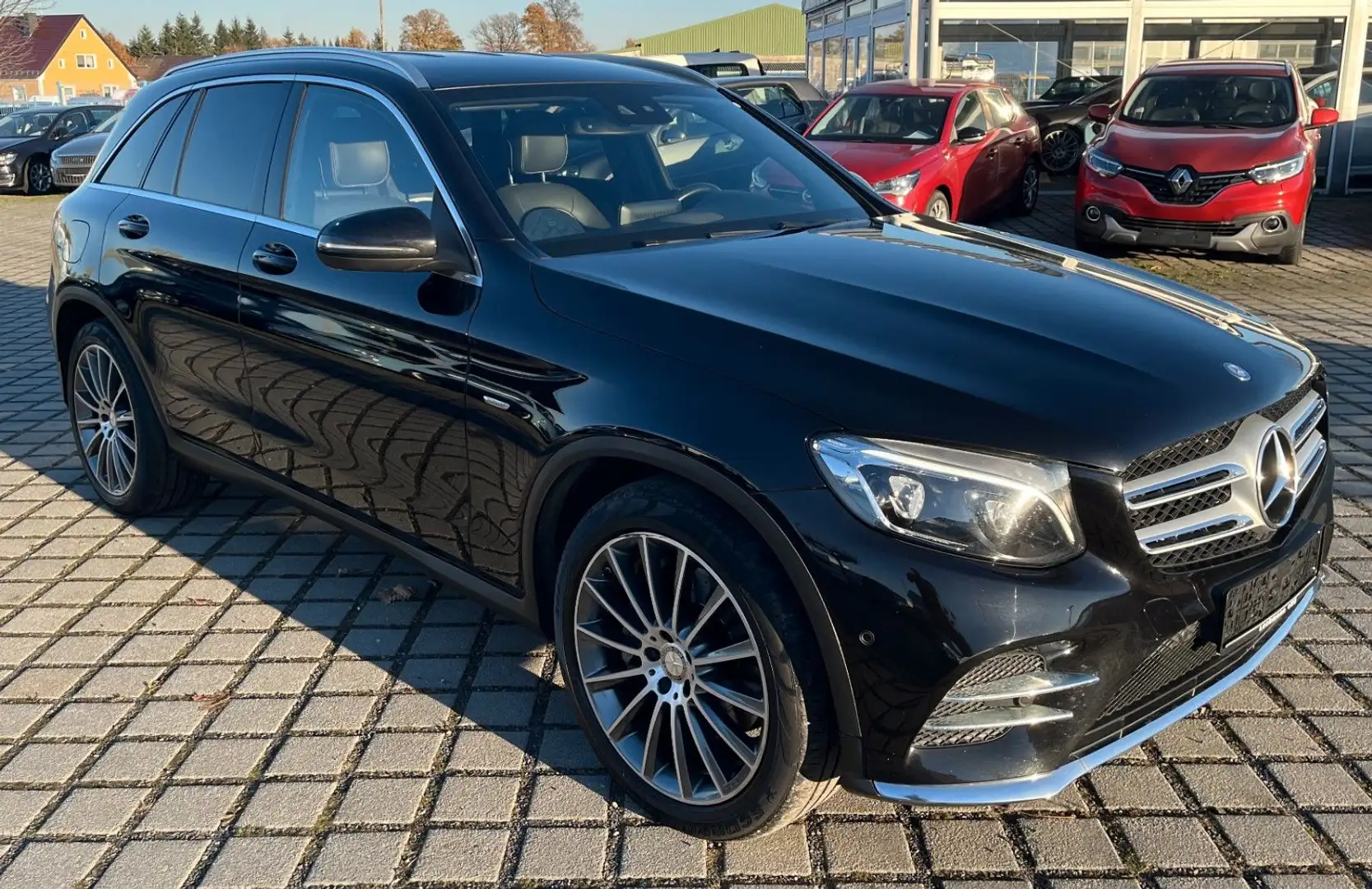 Mercedes-Benz GLC 250 d 4Matic AMG "LAUNCH EDITION" Schwarz - 1