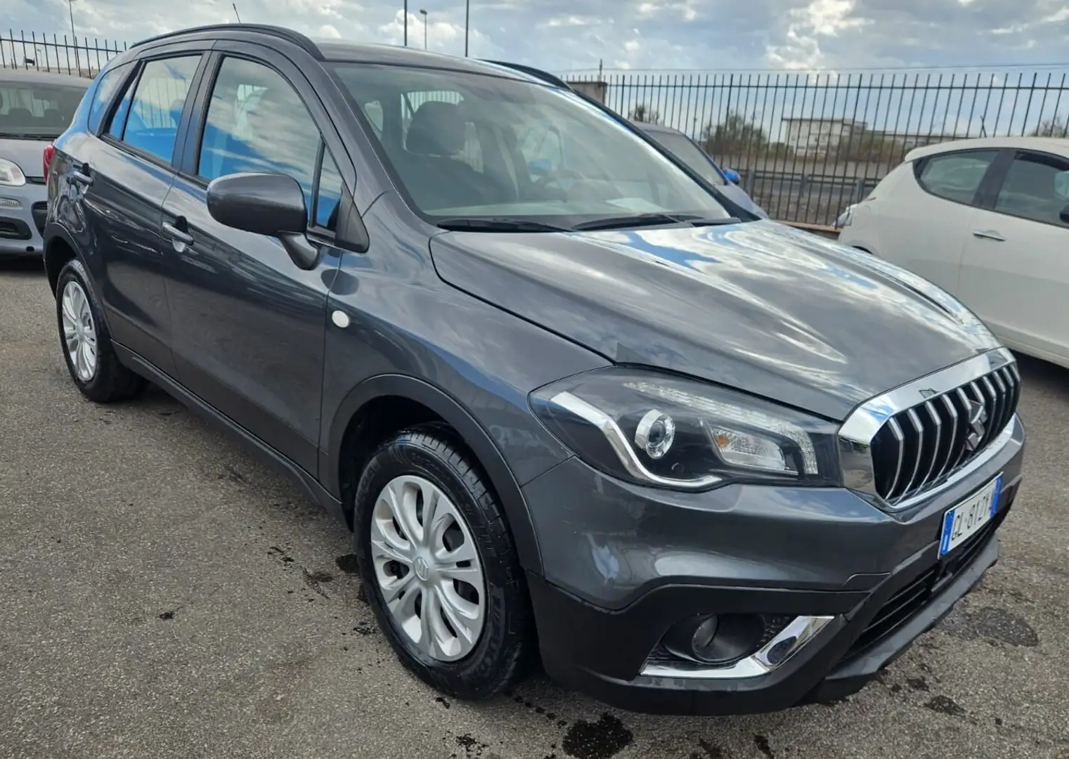 Suzuki SX4 S-Cross S-Cross 1.4 Hybrid Easy Gris - 2