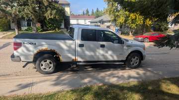 4WD SuperCrew 145  XLT