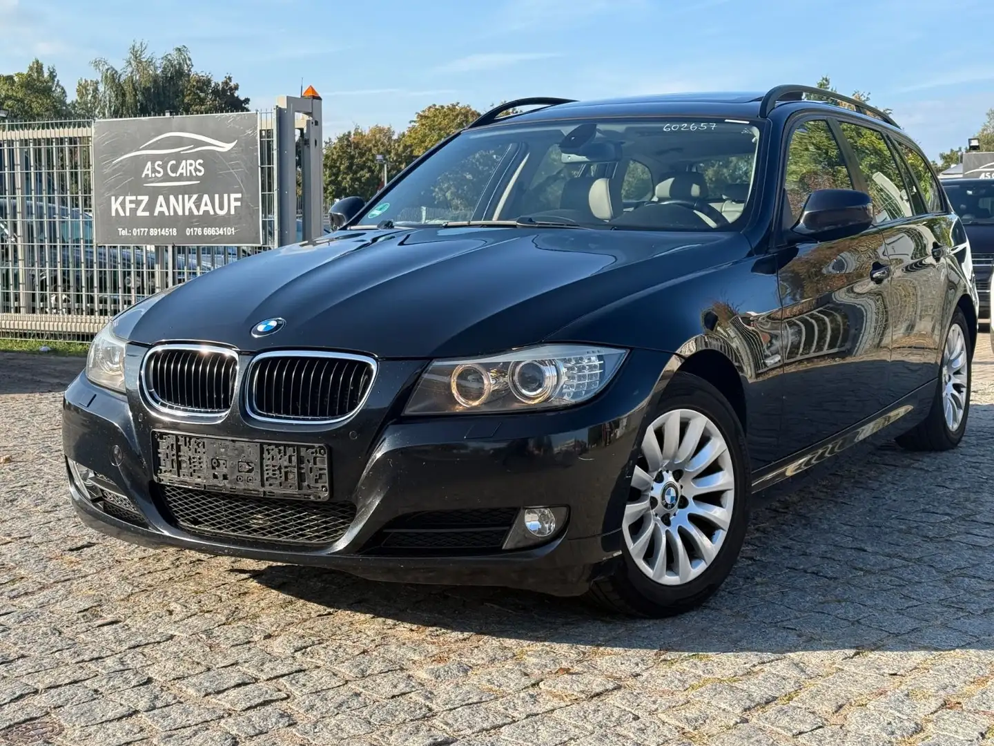 BMW 320 d xDrive*Autm*Pano*Leder*Xenon* Noir - 1