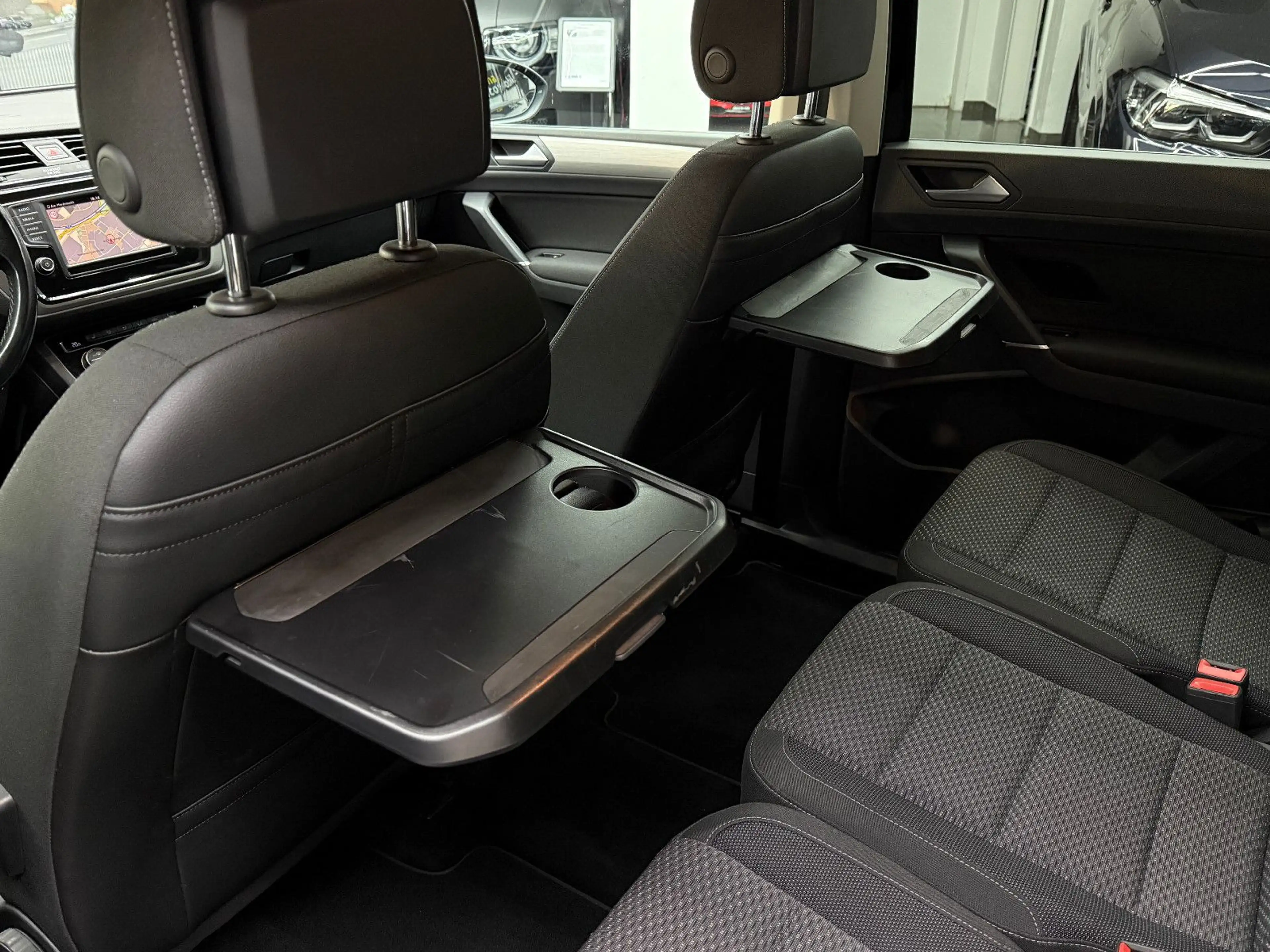 Volkswagen Touran 1.6 TDI BMT / 7-Sitzer ACC Navi LED AHK — photo 11