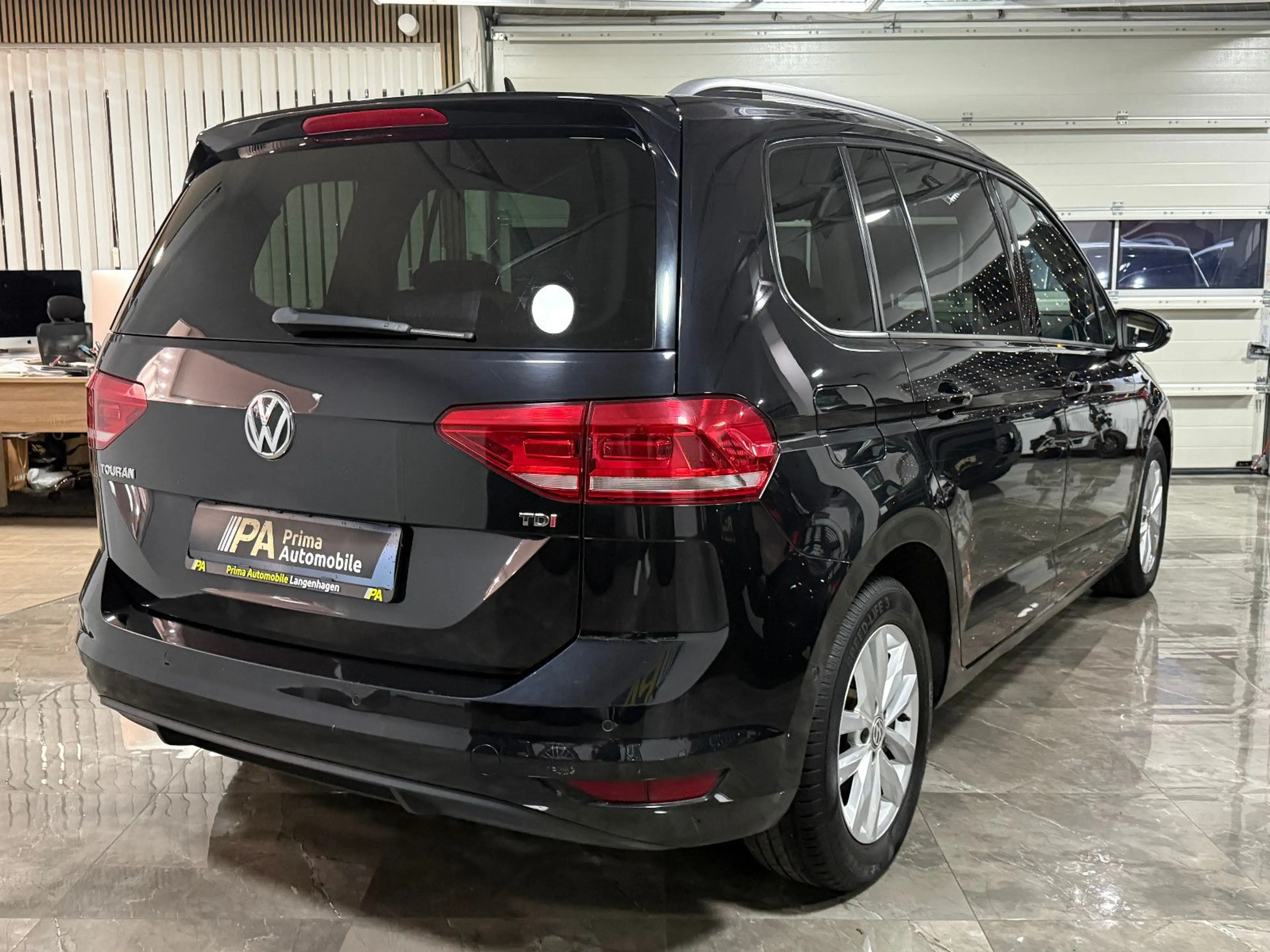 Volkswagen Touran 1.6 TDI BMT / 7-Sitzer ACC Navi LED AHK — photo 4