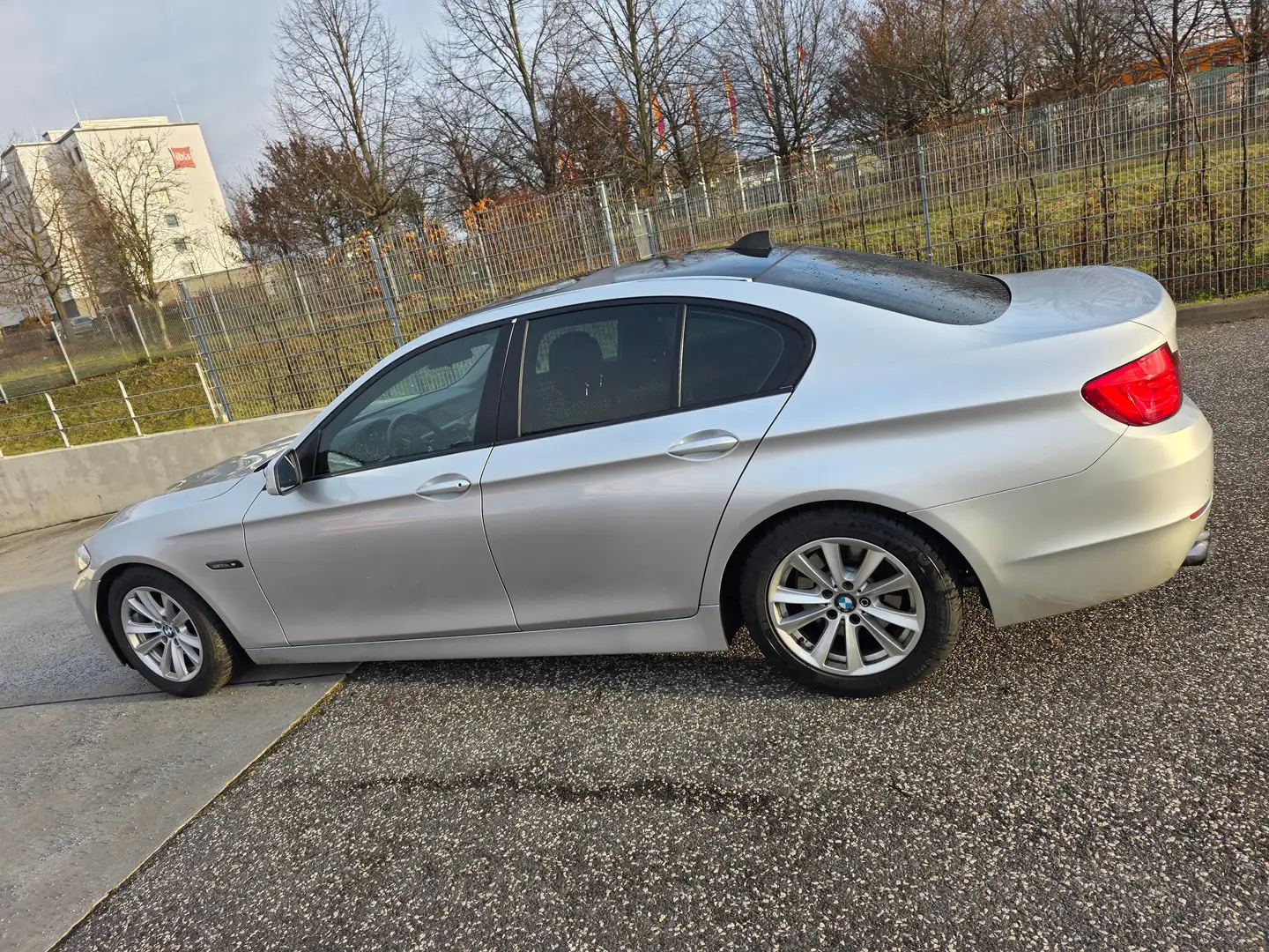BMW 528 Gut Gepflegt BMW 528i TÜV 11/26 Silber - 1