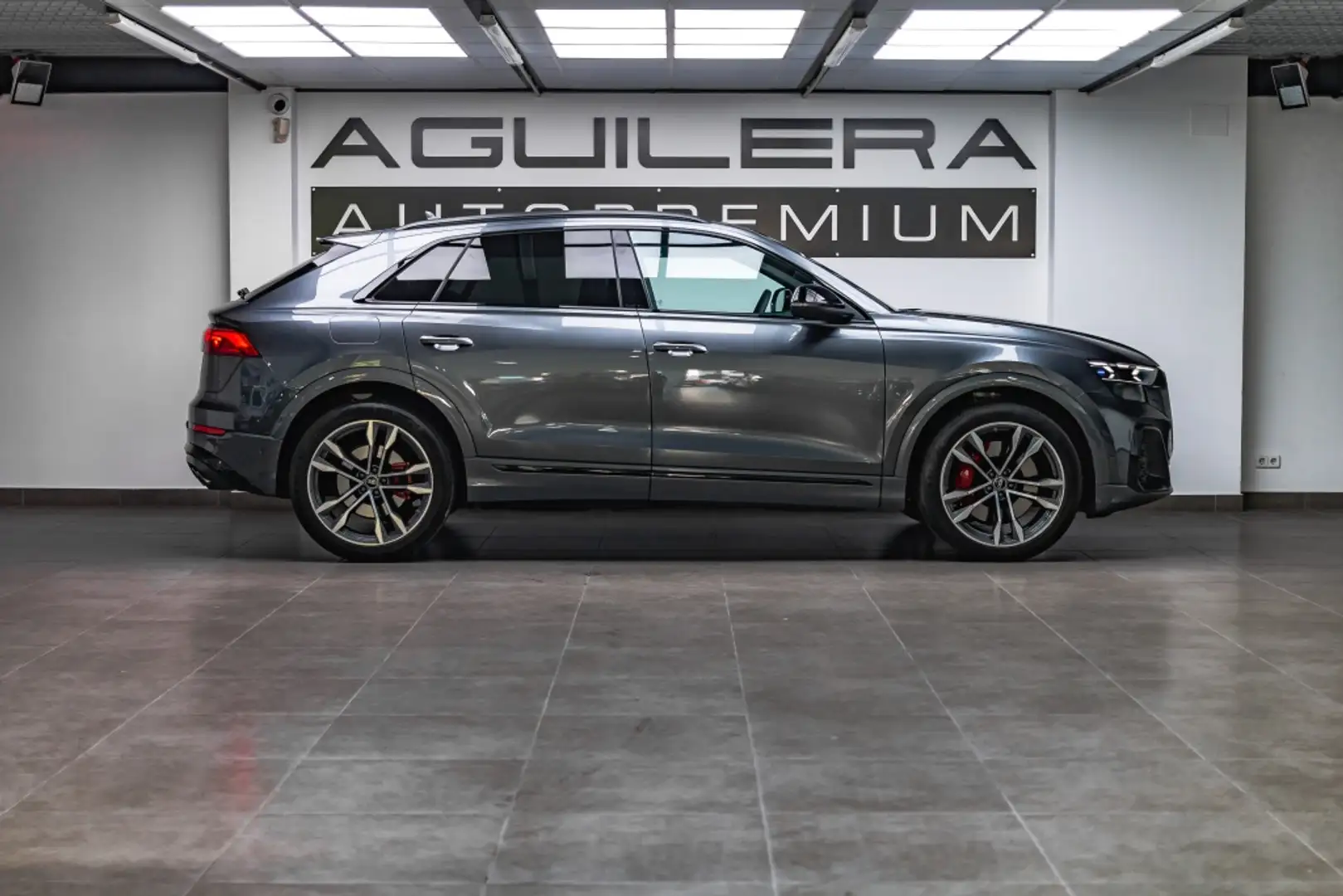 Audi Q8 SQ8 TFSI quattro tiptronic Ezüst - 2