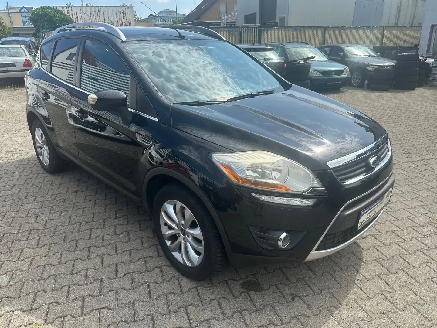 Ford Kuga Titanium Schwarz - 1