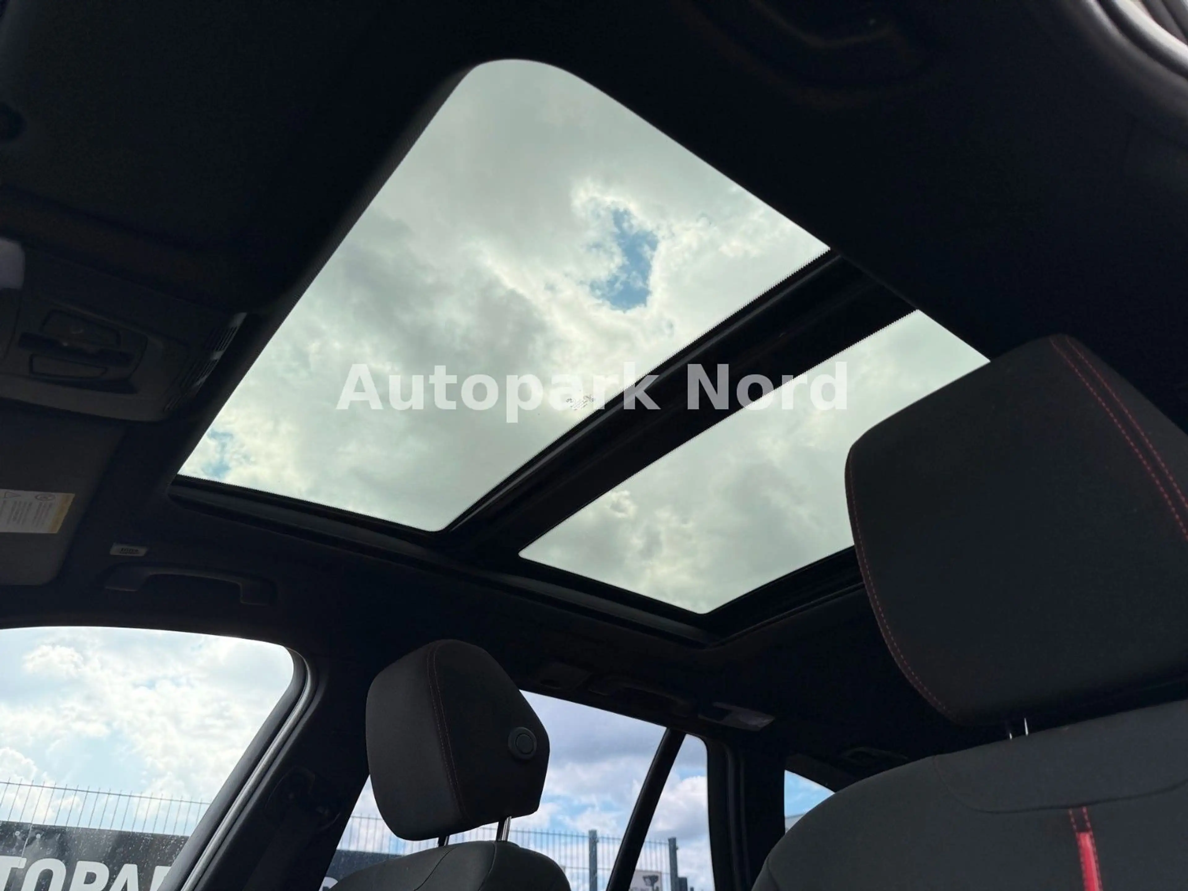 BMW 330 d Touring Aut. Sport Line/AHK/PANO/KAMERA/SHZ — photo 11