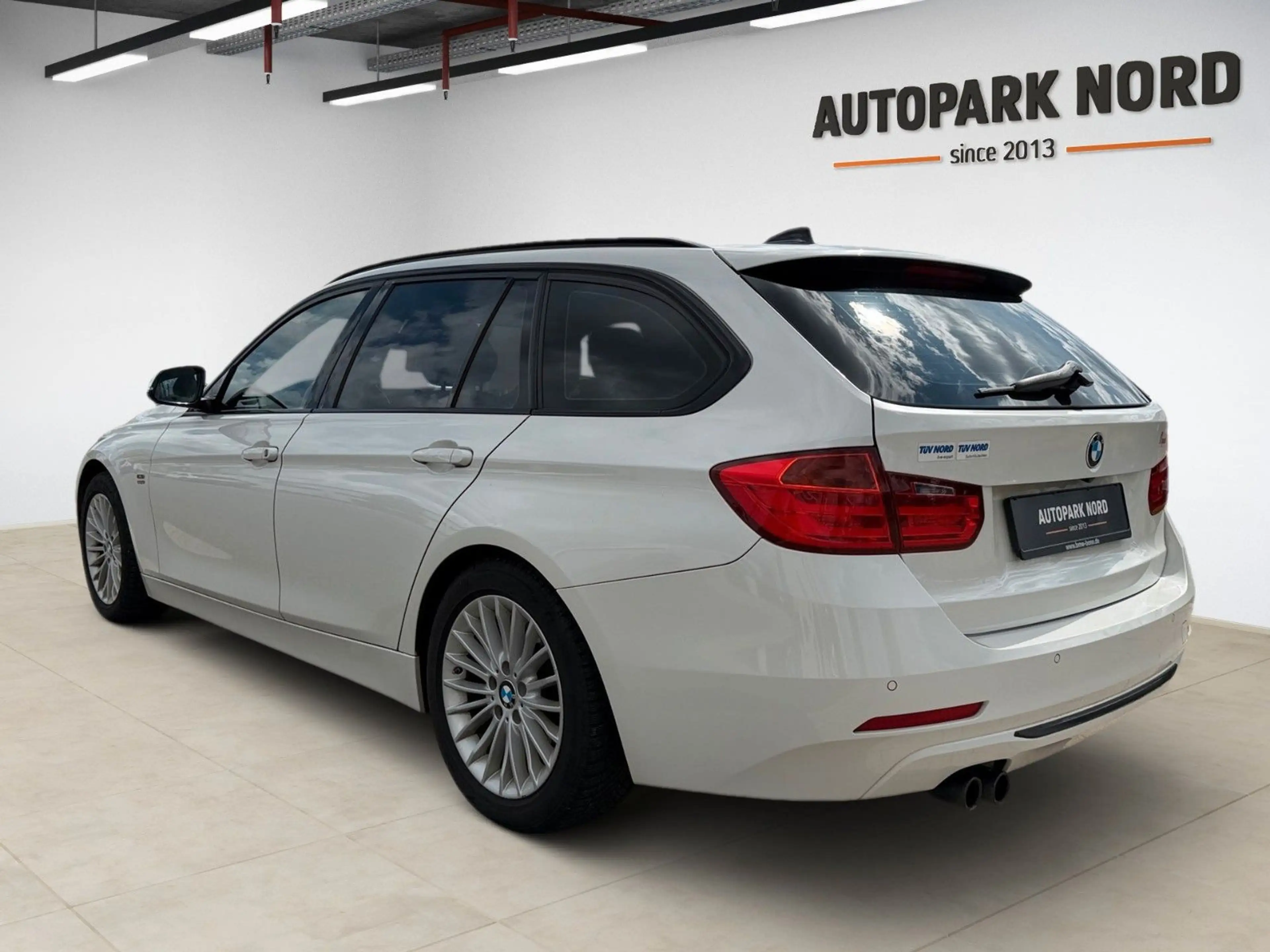 BMW 330 d Touring Aut. Sport Line/AHK/PANO/KAMERA/SHZ — photo 3