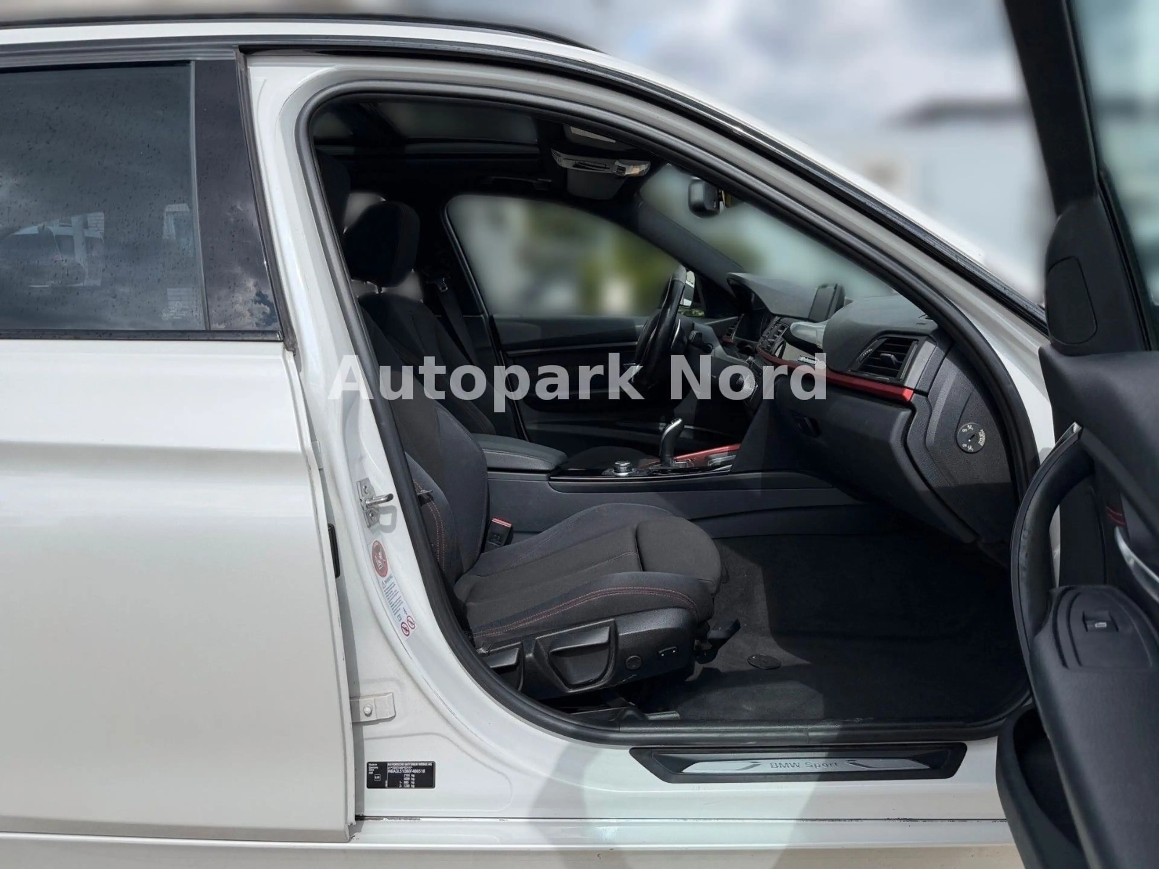 BMW 330 d Touring Aut. Sport Line/AHK/PANO/KAMERA/SHZ — photo 13