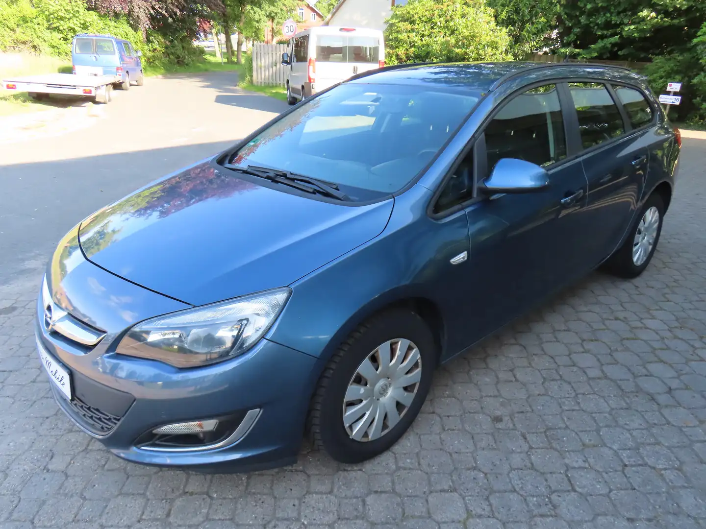 Opel Astra J 2.0 CDTI DPF Sports Tourer Automatik Edition Blau - 2
