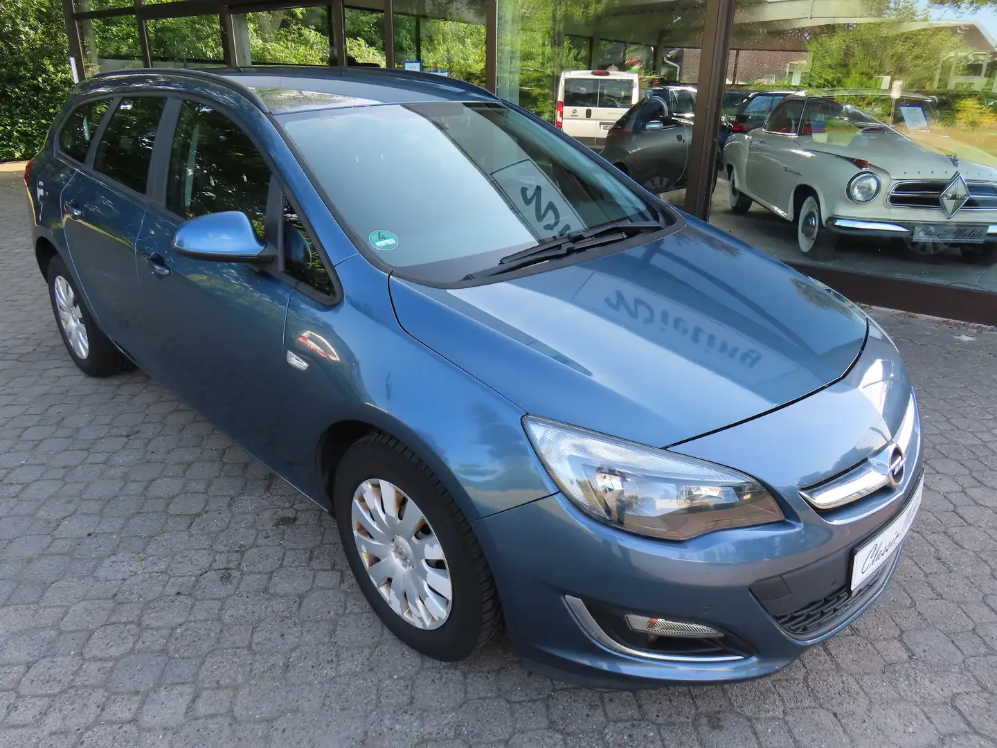 Opel Astra J 2.0 CDTI DPF Sports Tourer Automatik Edition Blau - 1