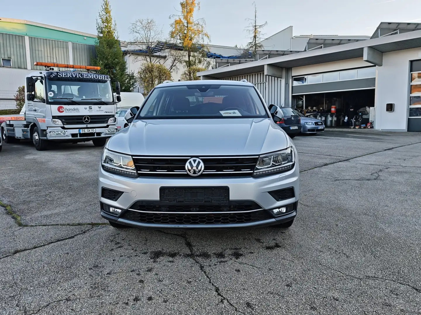 Volkswagen Tiguan Highline 2.0TDIDSG4Motion PRIVATVERKAUF! Argento - 2