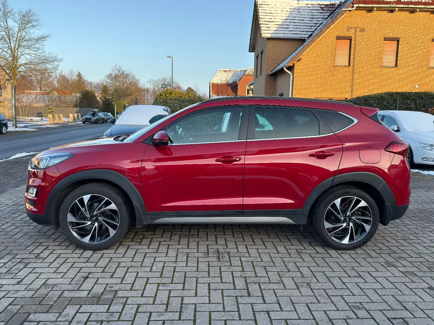 Hyundai TUCSON Aut., Pano, Kamera, Navi, AHK, 4x Sitzh. Rot - 2