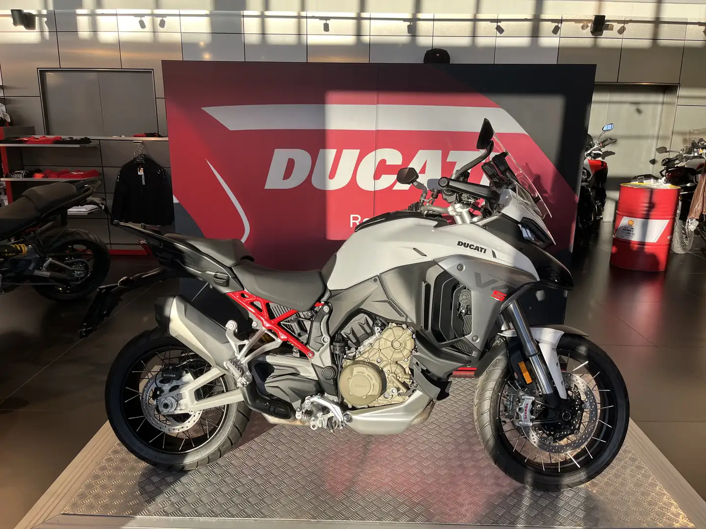 Ducati Multistrada V4 S - 1