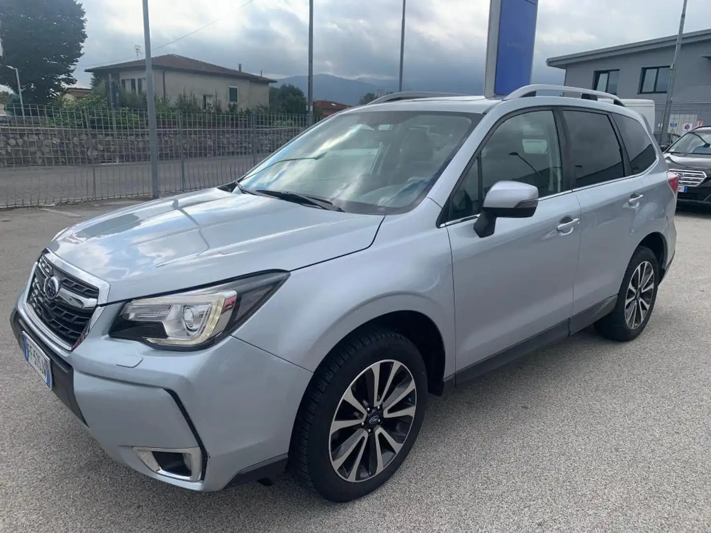 Subaru Forester 2.0d Sport Unlimited lineartronic my16 Argent - 1