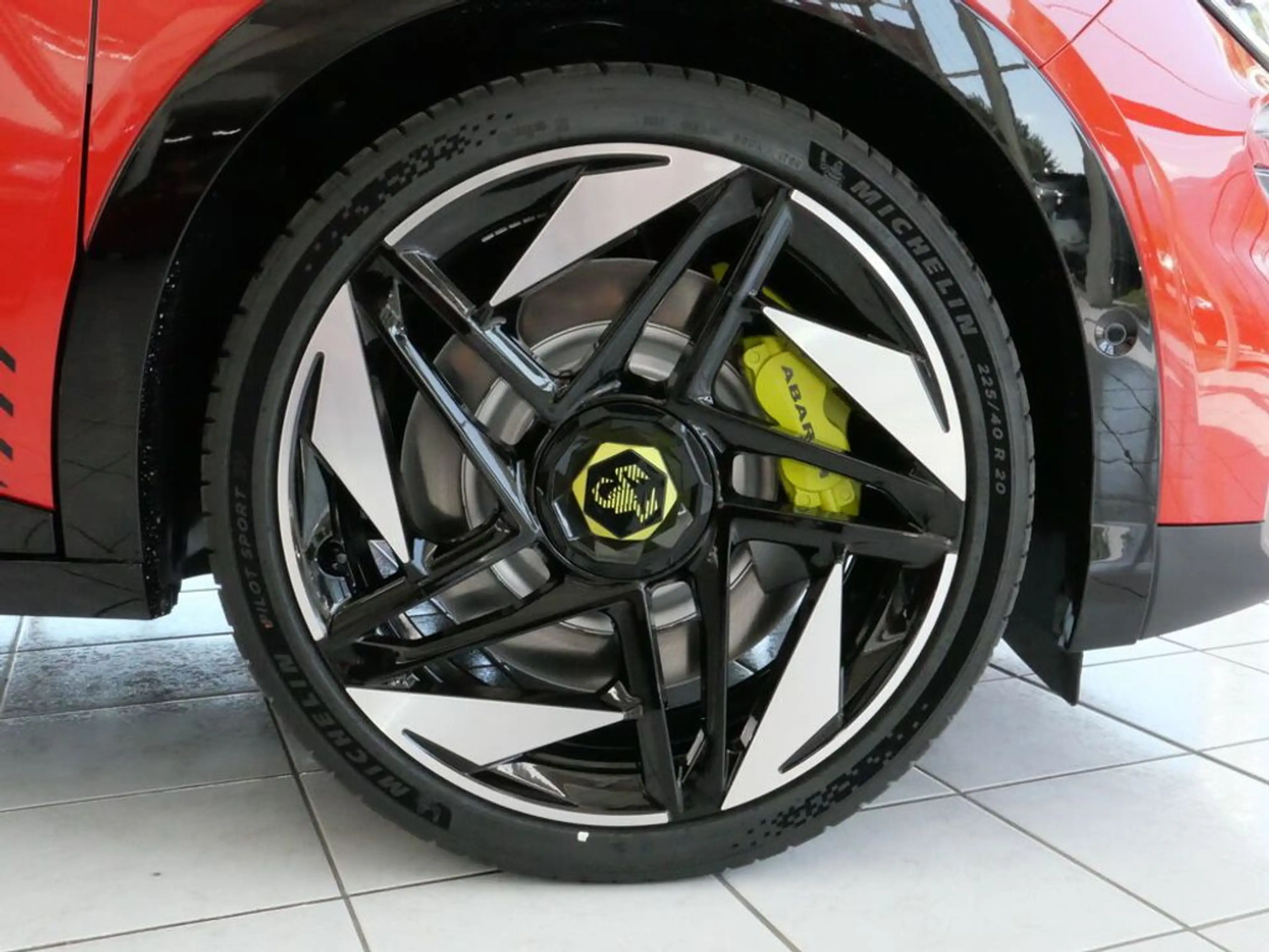Abarth 600e Competizione *SOFORT VERFÜGBAR* — photo 9