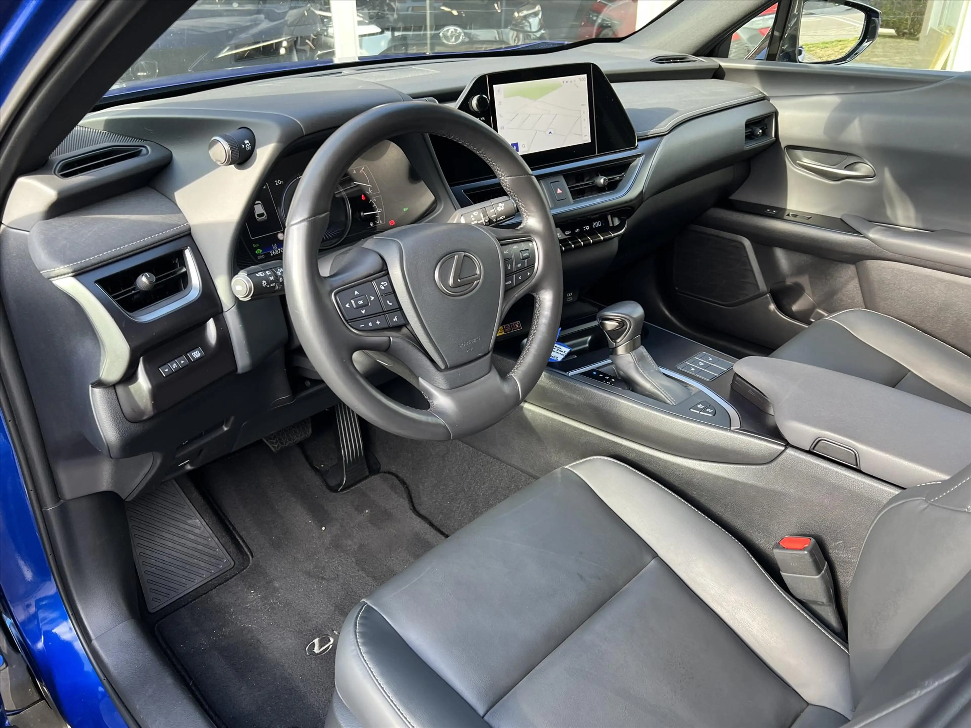 Lexus UX 250h F Sport Design | Leer, 18 inch, Stoel + Stuurverwa — photo 15
