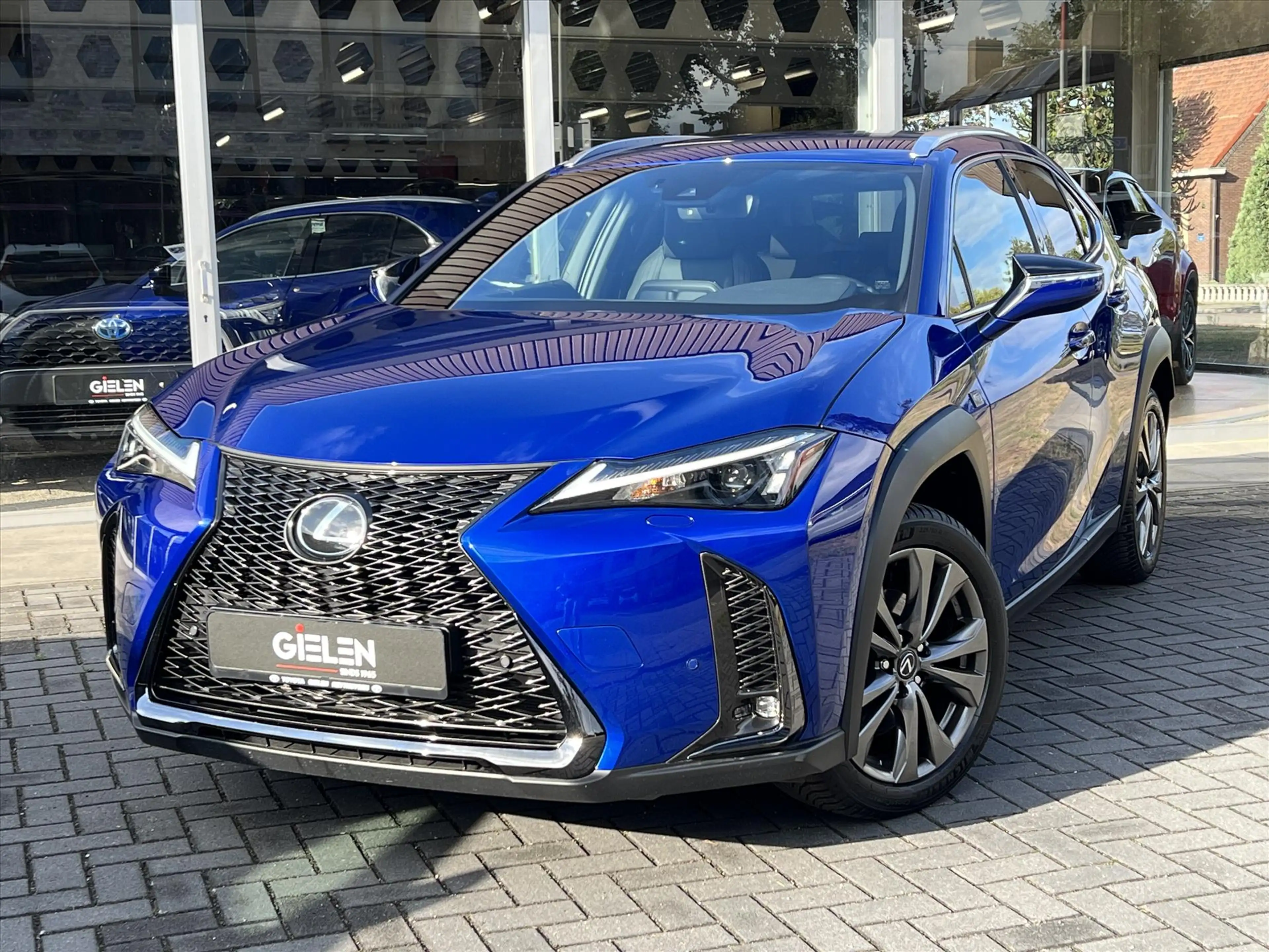 Lexus UX 250h F Sport Design | Leer, 18 inch, Stoel + Stuurverwa — photo 37